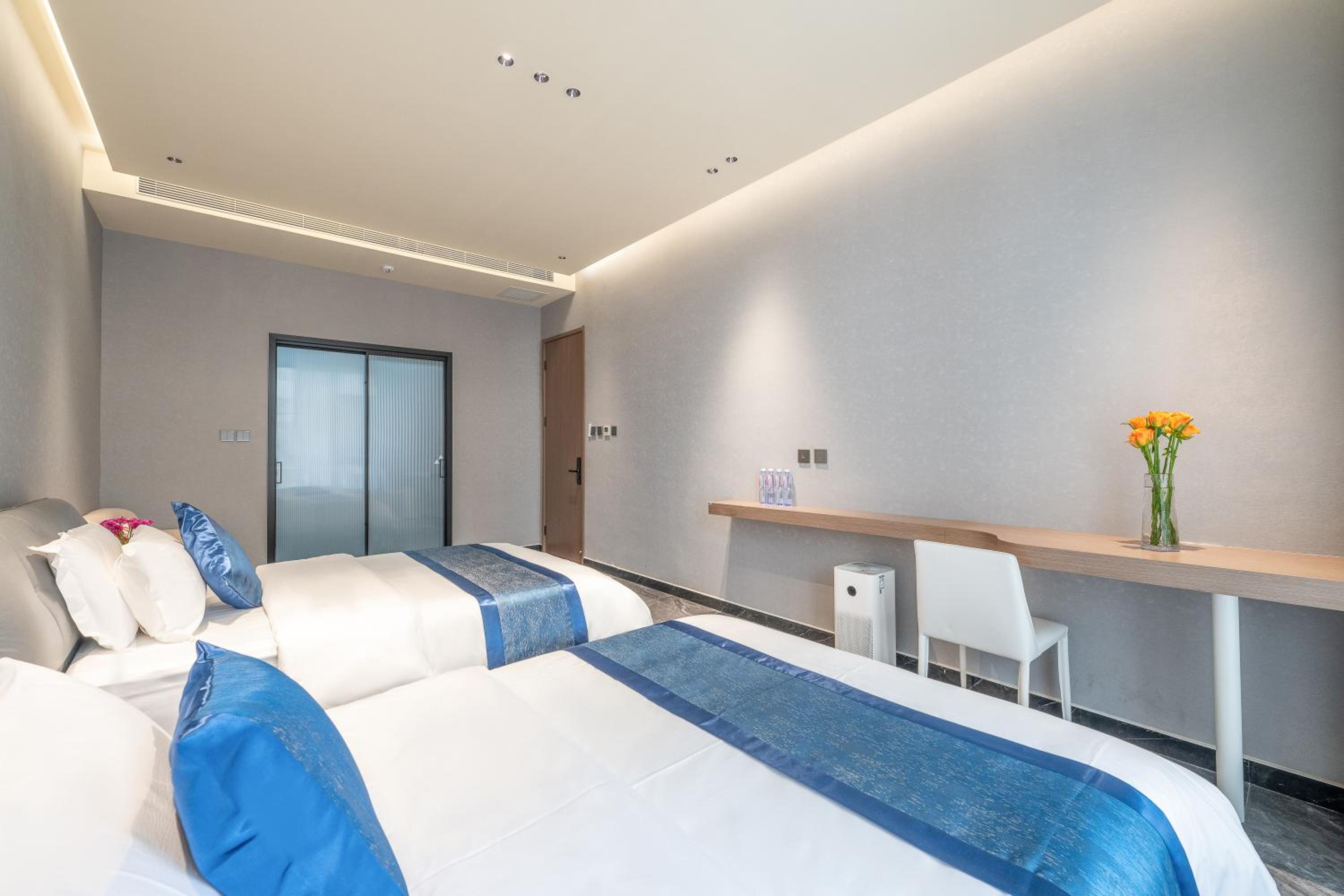 Quadruple Room with Mountain View photo 1