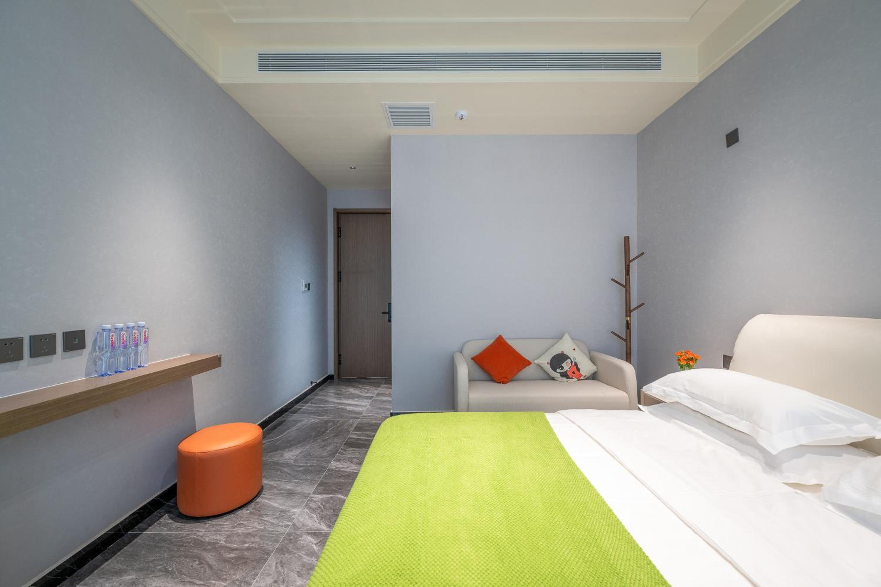 Deluxe Family Suite photo 2