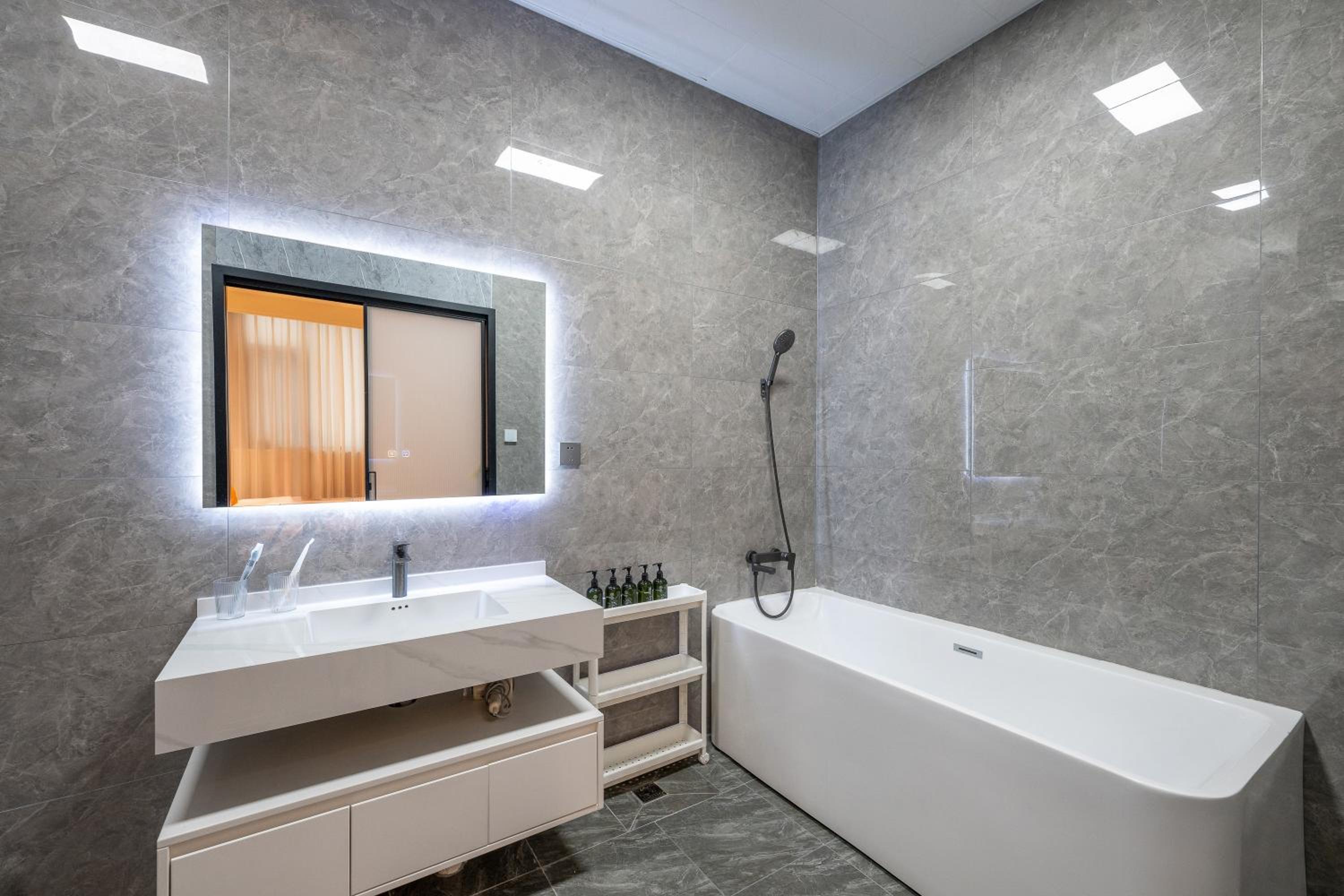 Queen Room with Spa Bath photo 2
