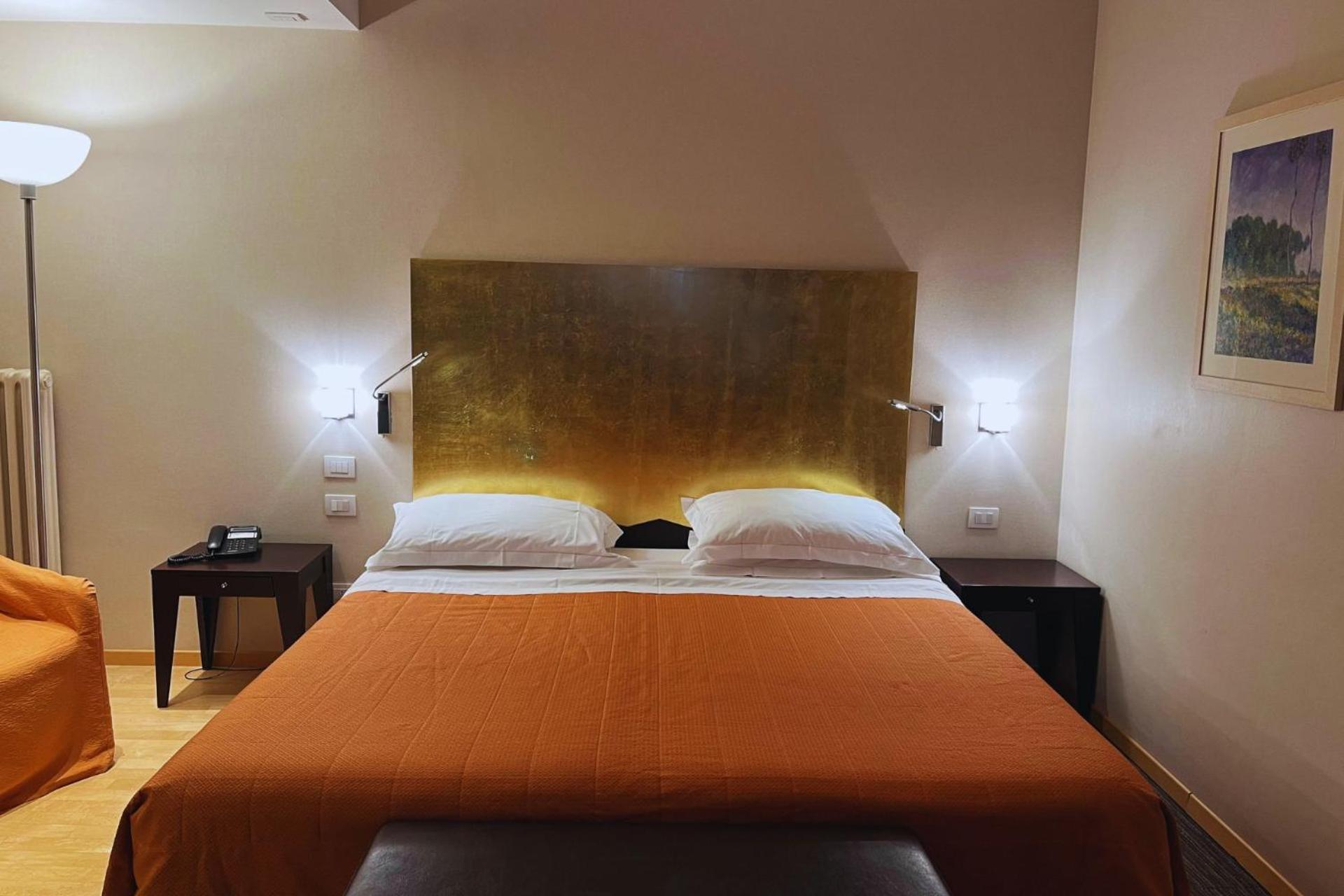 Double Room - Photo 2