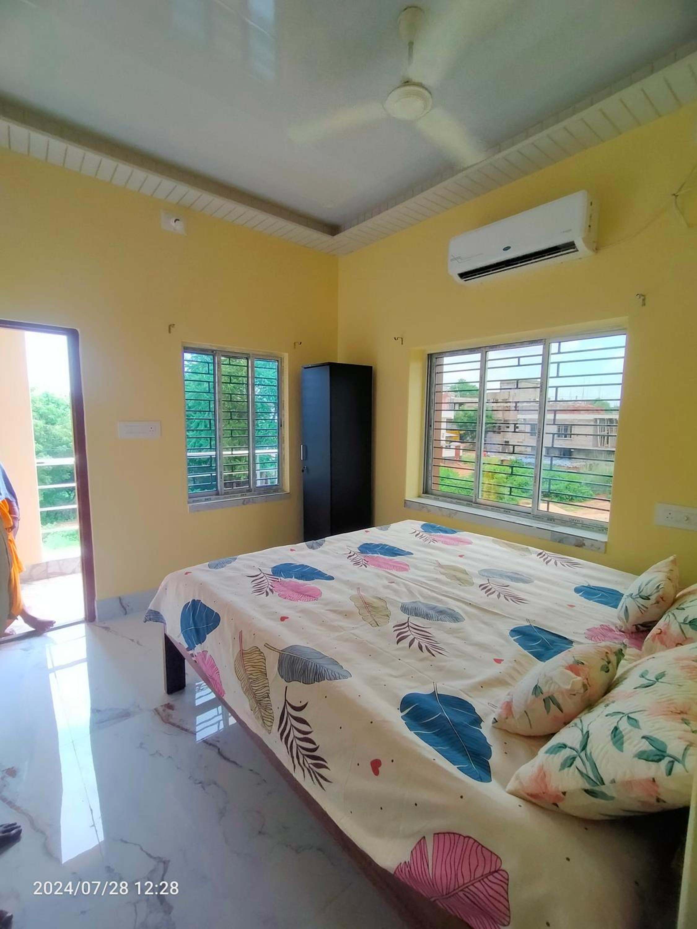 Deluxe Room (2 Adults + 1 Child) photo 2