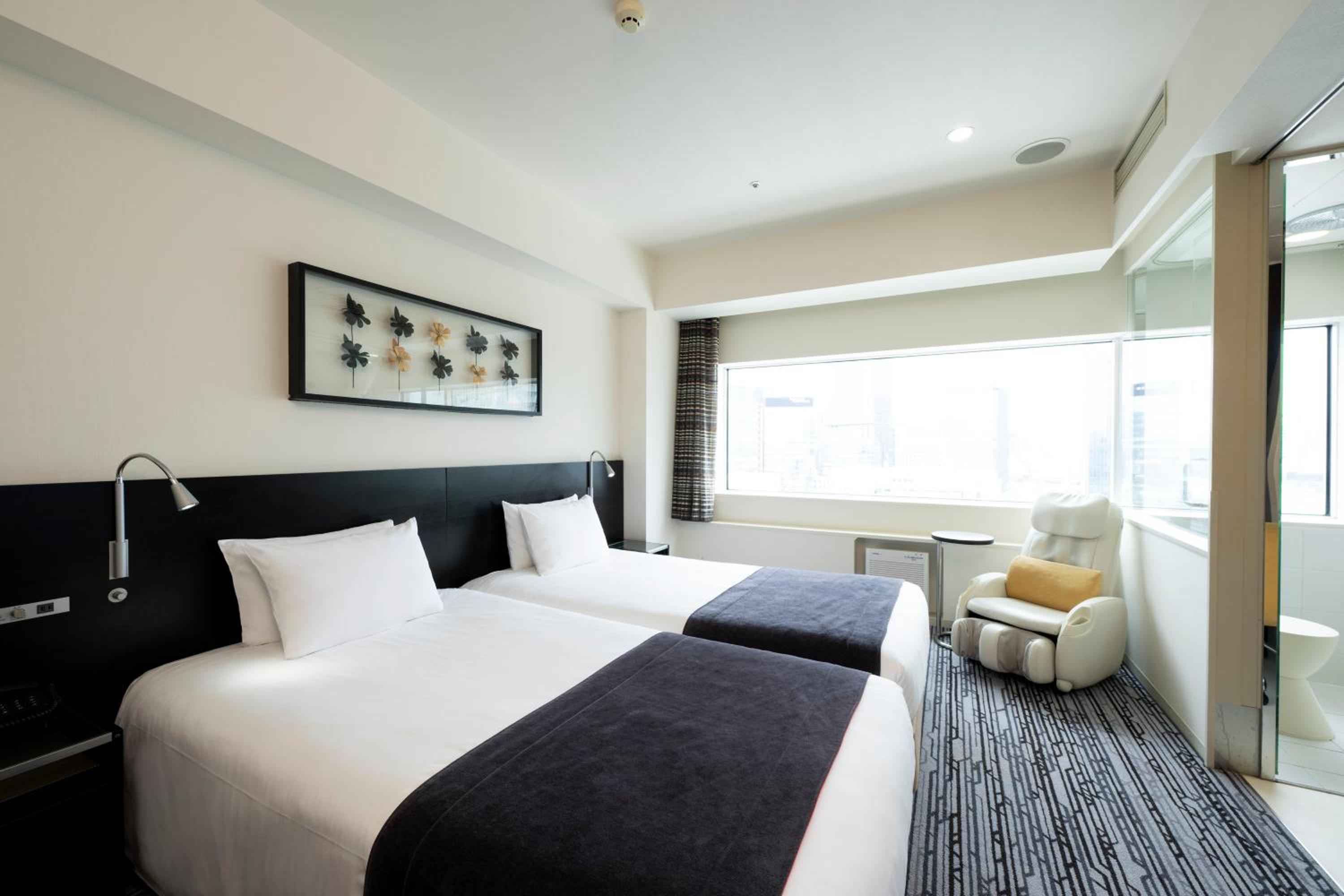 Twin Room - Non-Smoking photo 2