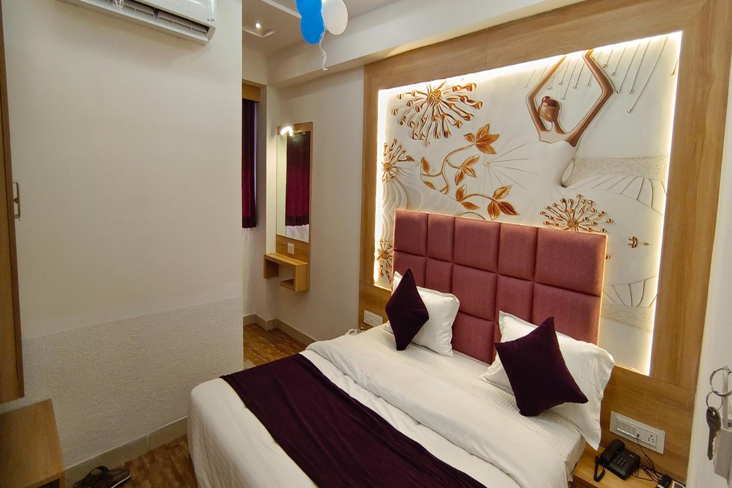 Deluxe Room - Photo 7