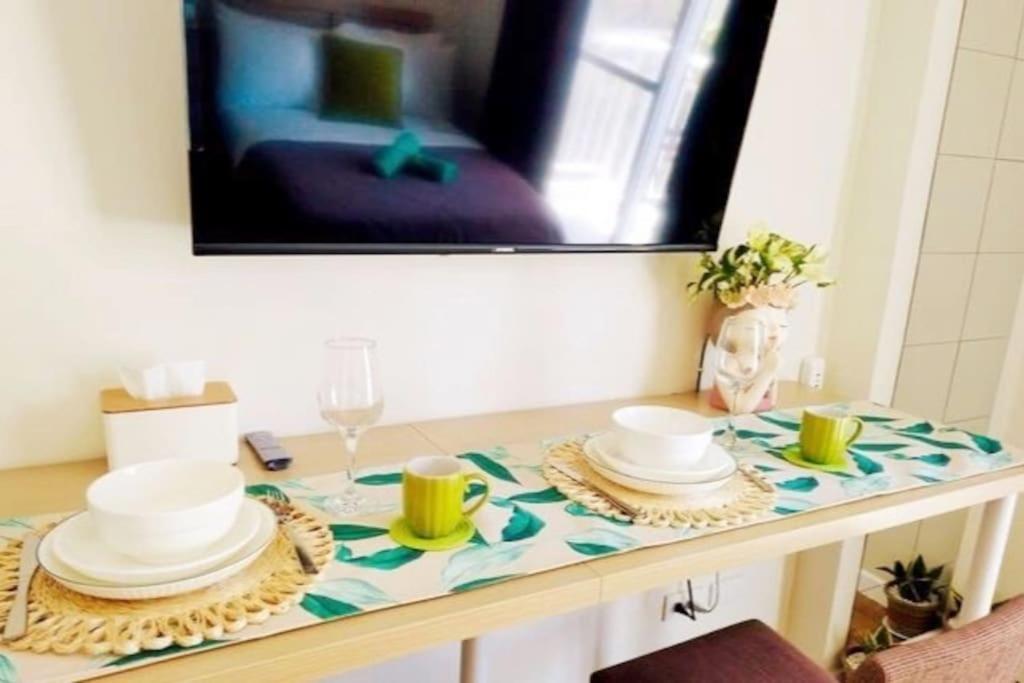 Studio Apartment with Balcony photo 2