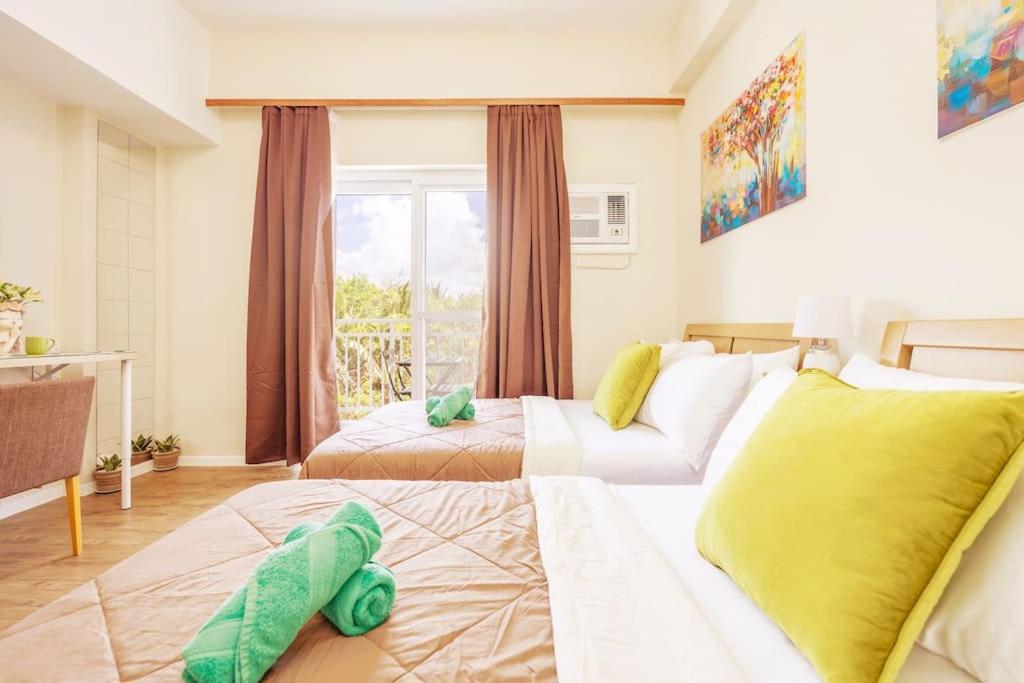 Studio Apartment with Balcony photo 3