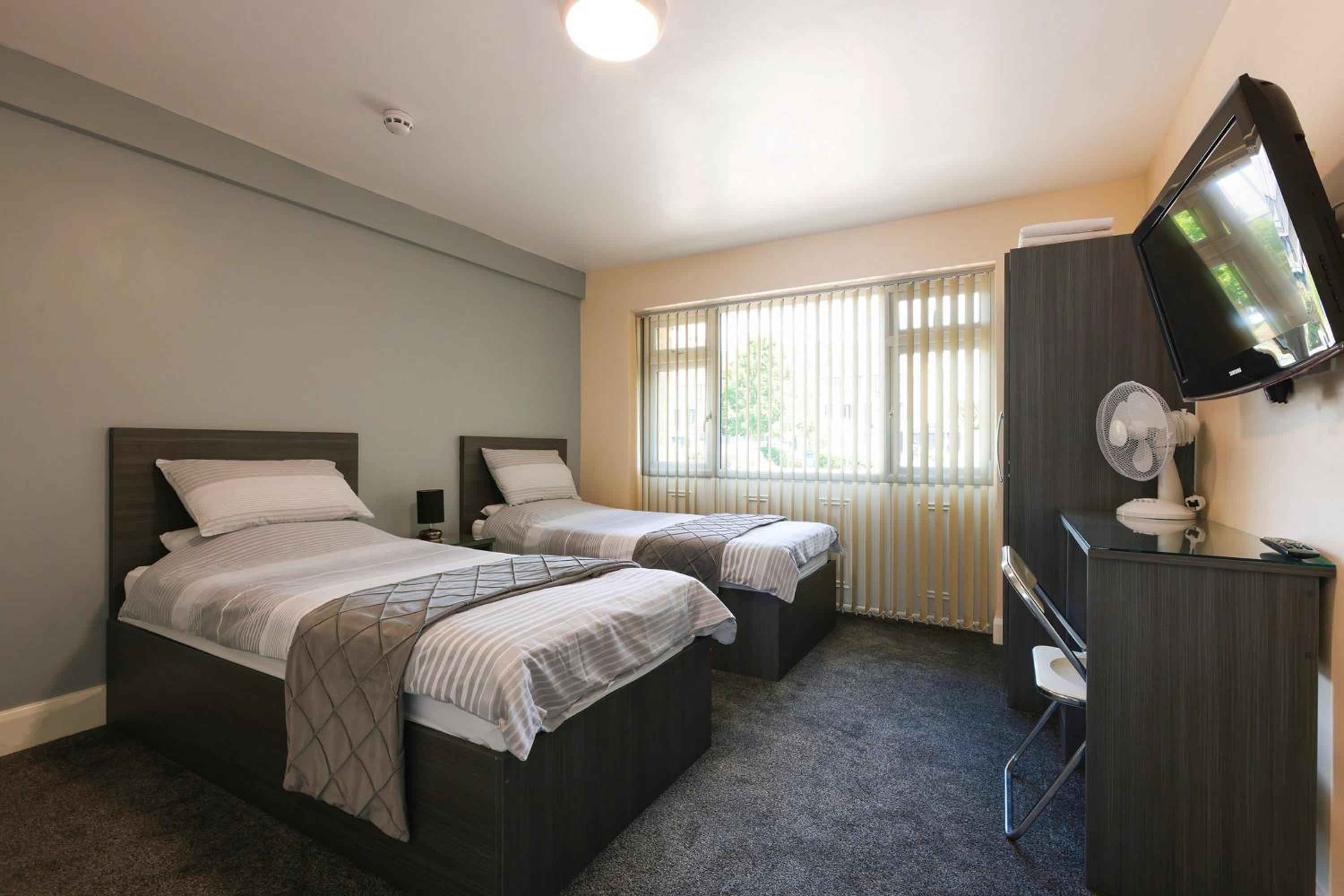 Standard Twin Room - Photo 1