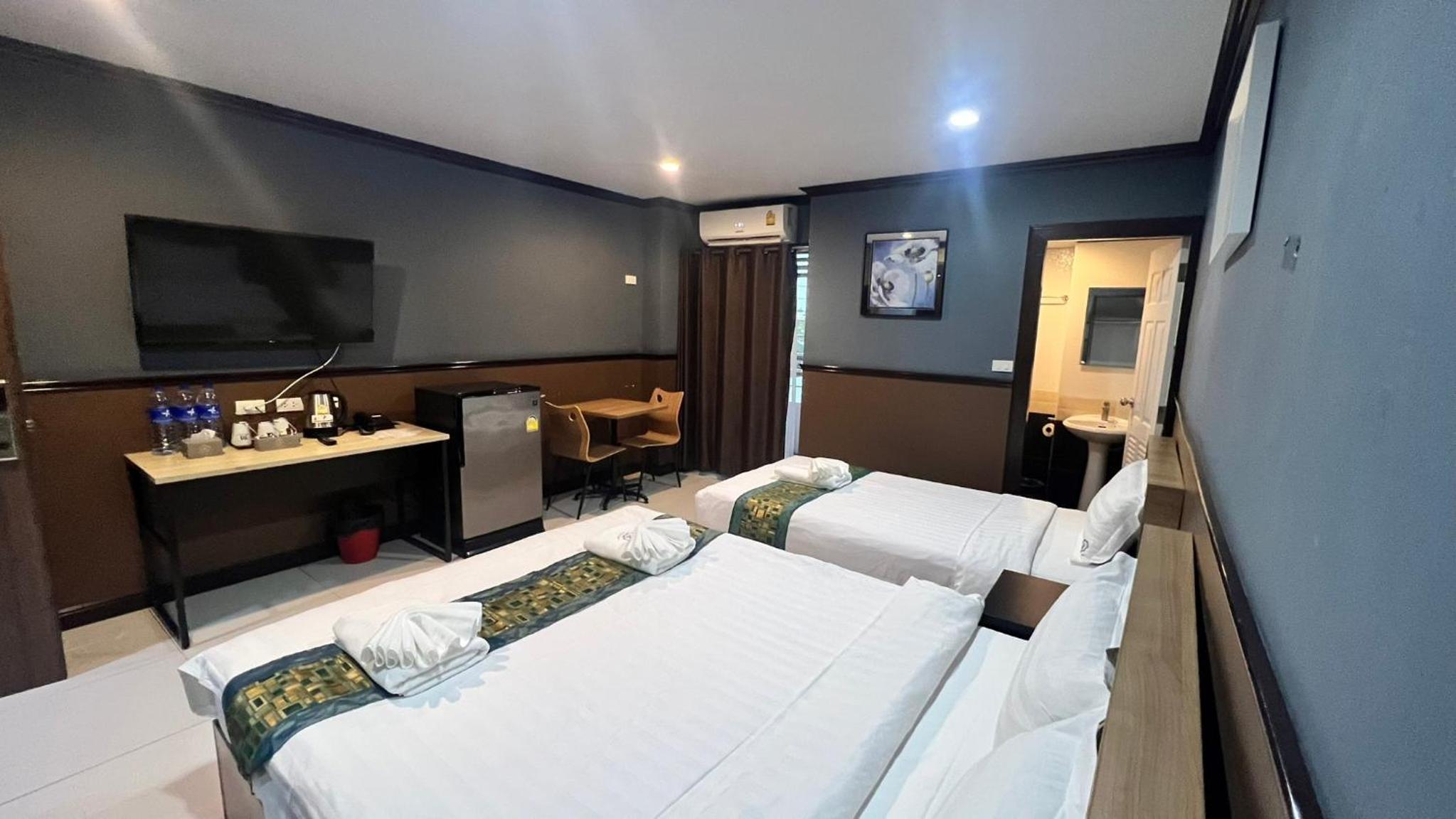 Deluxe Double Room photo 2