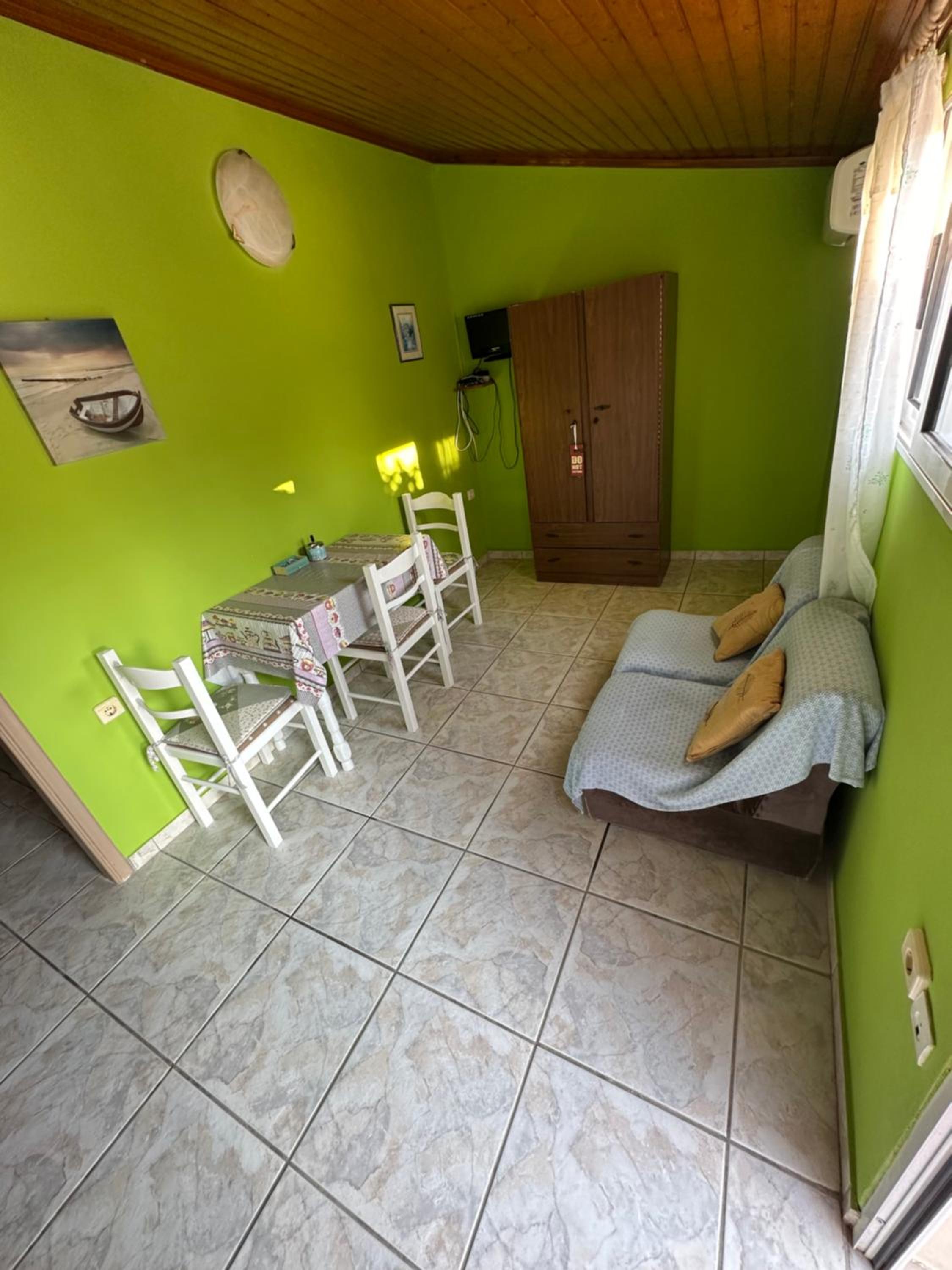One-Bedroom House photo 2