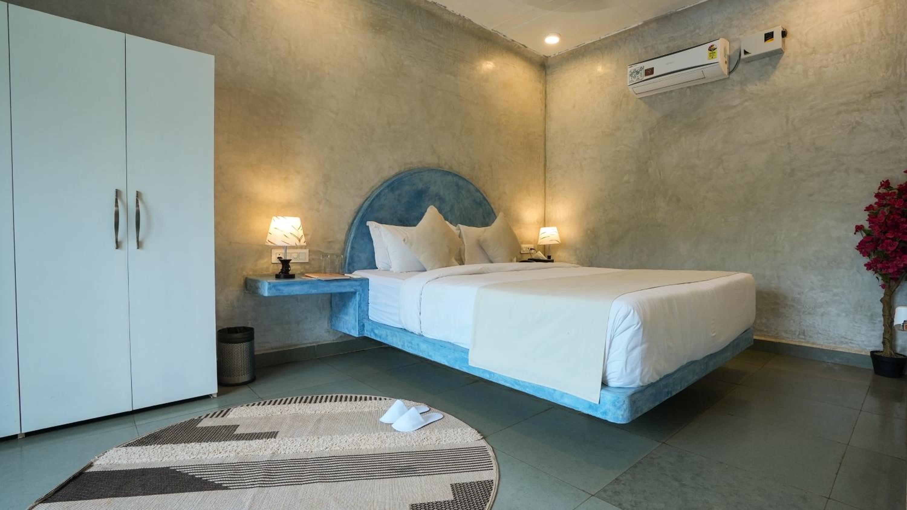 Suite with Pool View photo 1