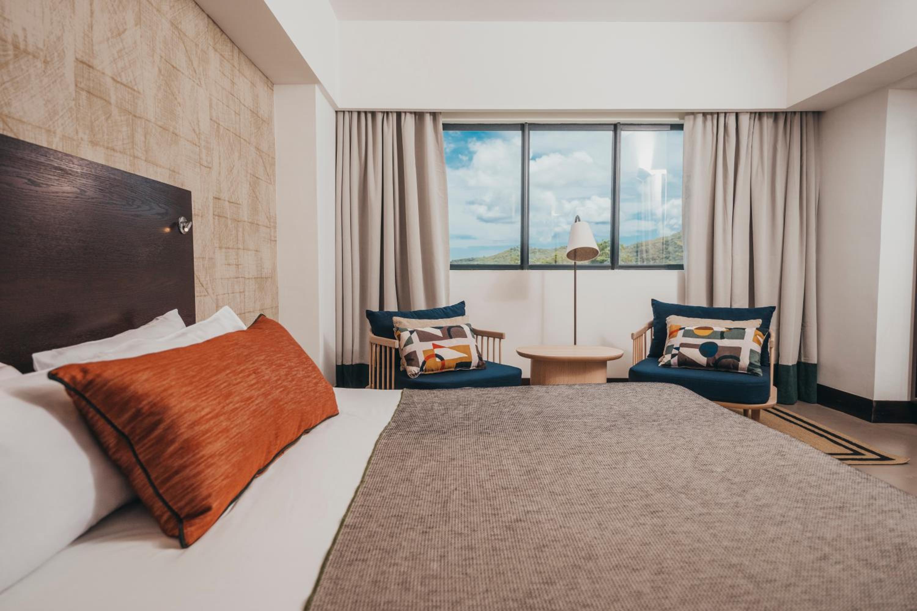 Superior Corner Room - Photo 1