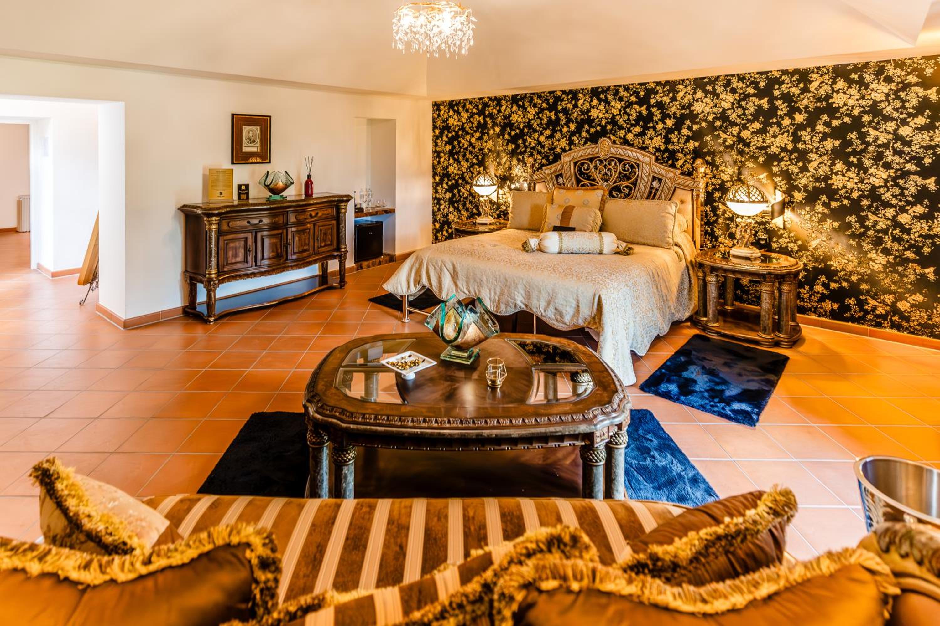 Superior King Suite