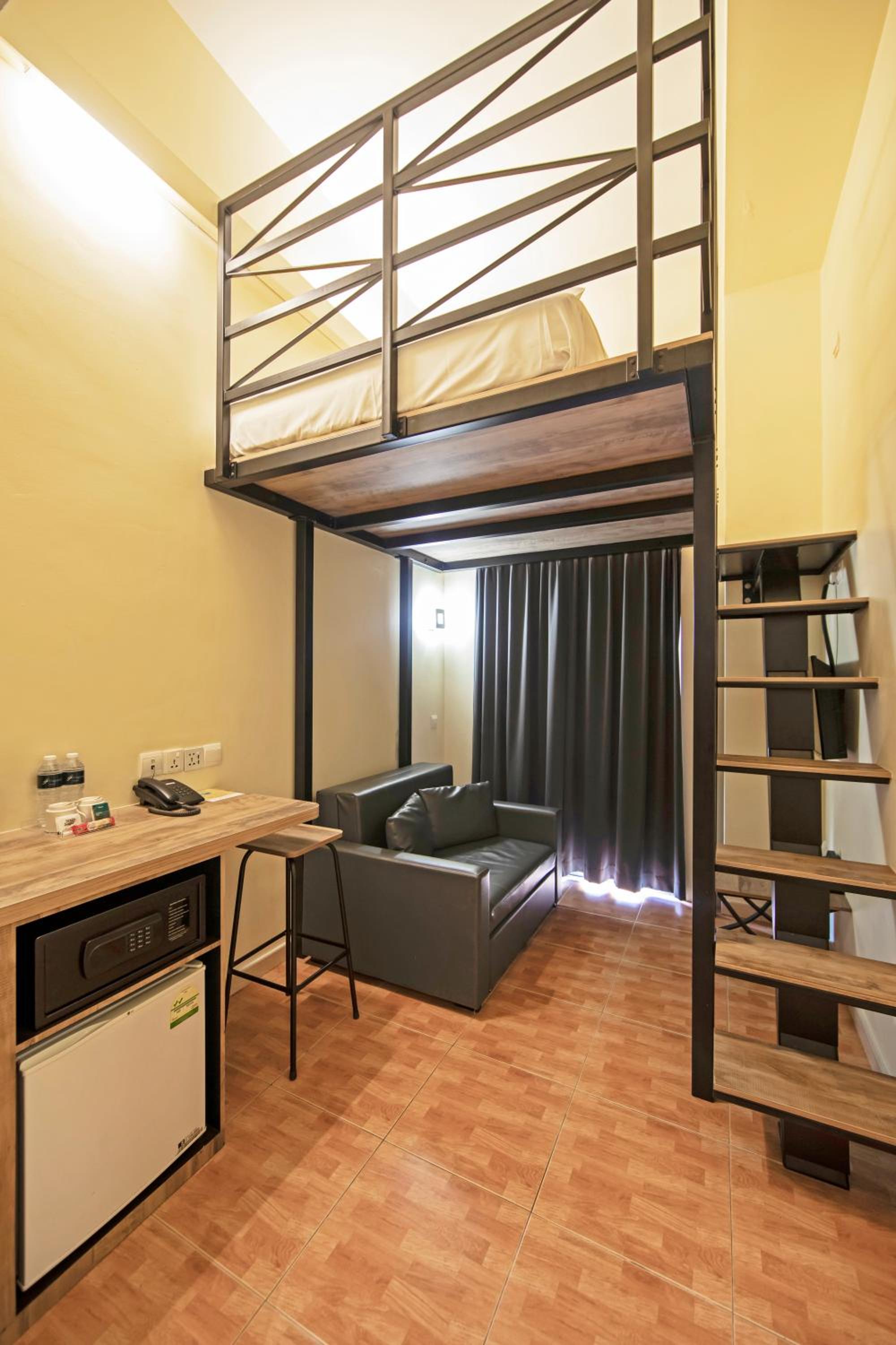 Deluxe Loft Room  photo 2