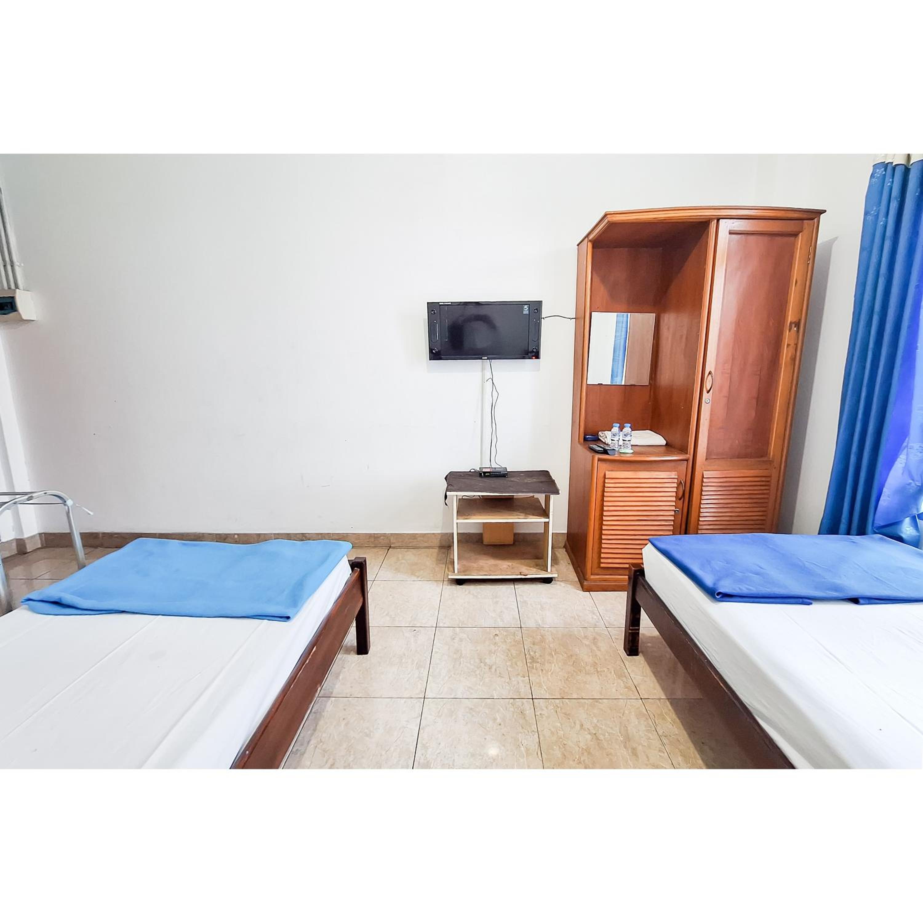 Standard Twin Room - Photo 5