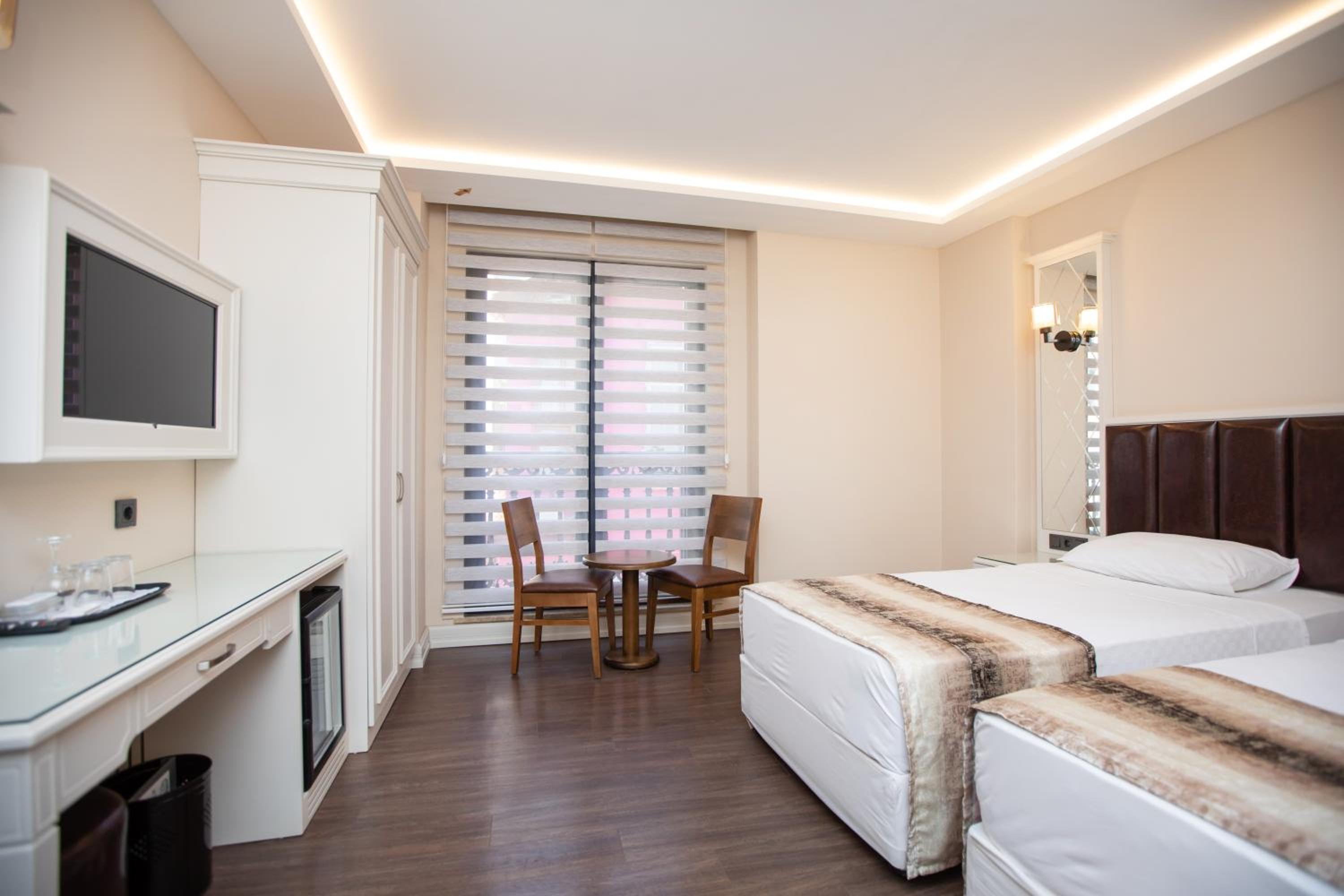 Standard Double Room photo 2