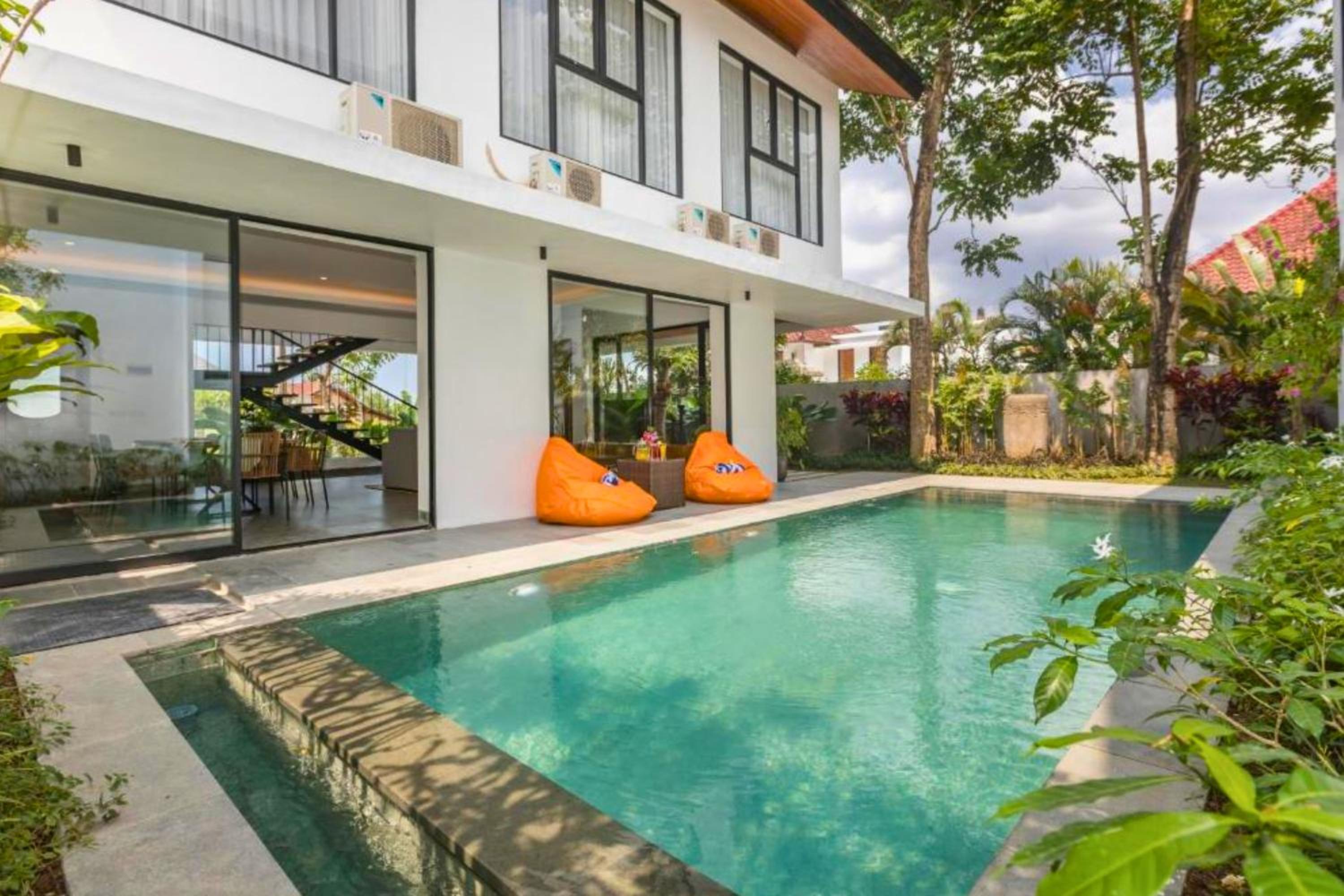 Three-Bedroom Villa photo 3