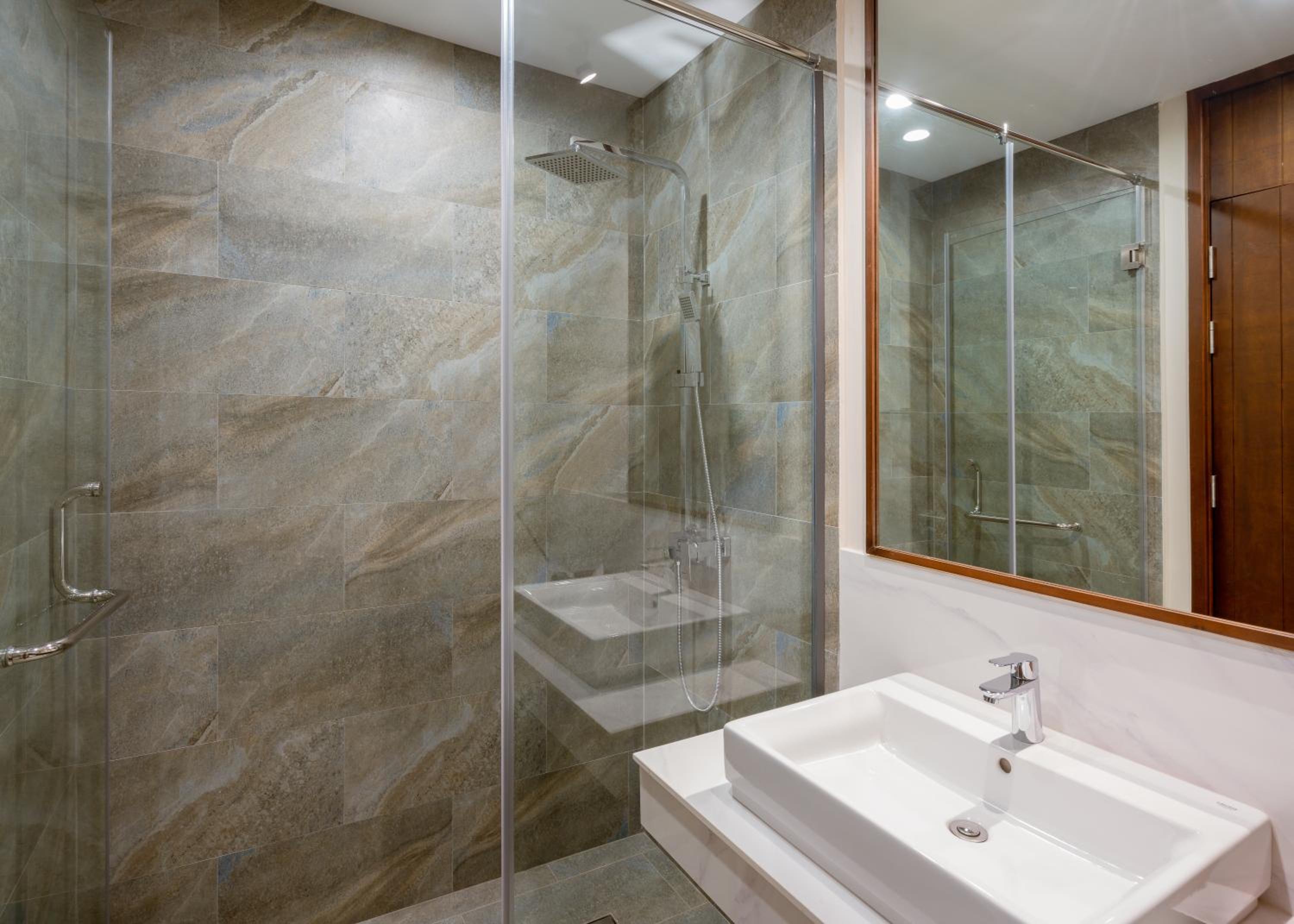 Three Bedrooms- Penthouse Suite - Photo 19