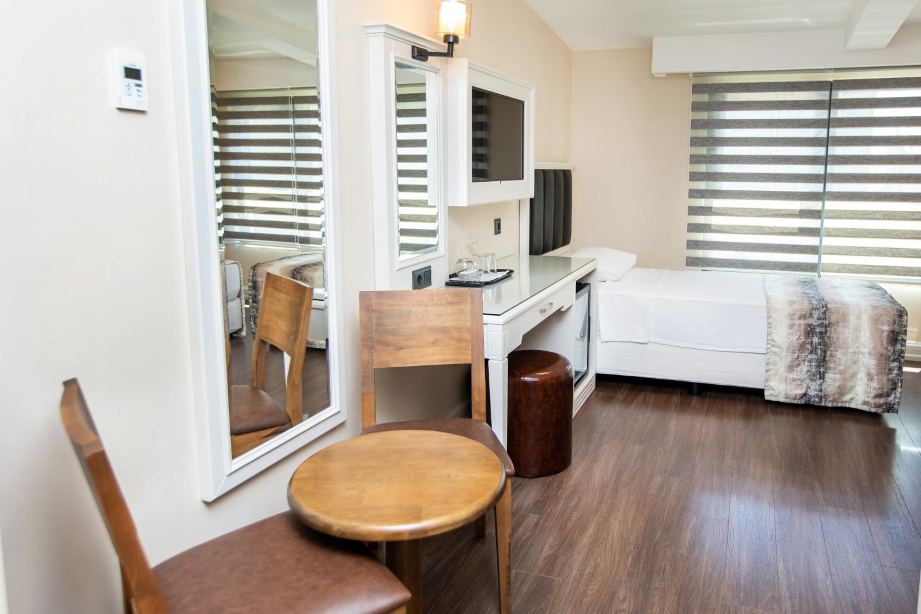 Standard Triple Room photo 2