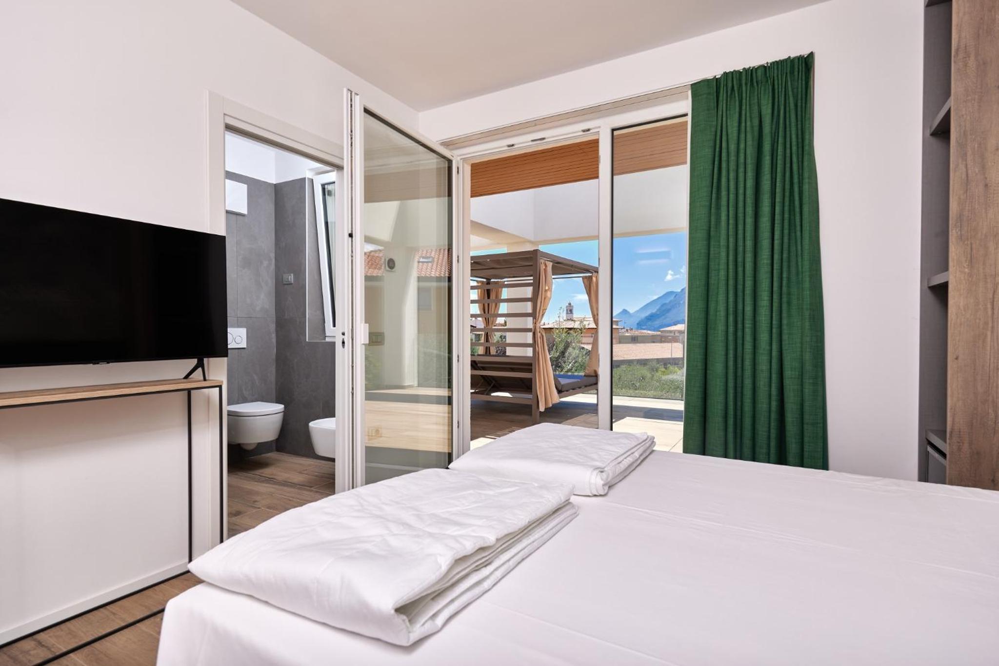 Deluxe Double or Twin Room with Spa Bath