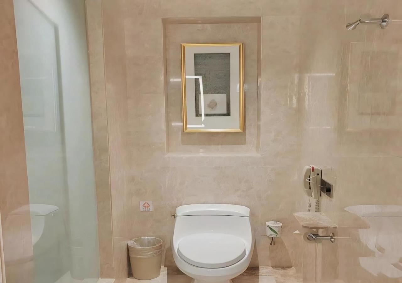 Twin Room with Balcony photo 3