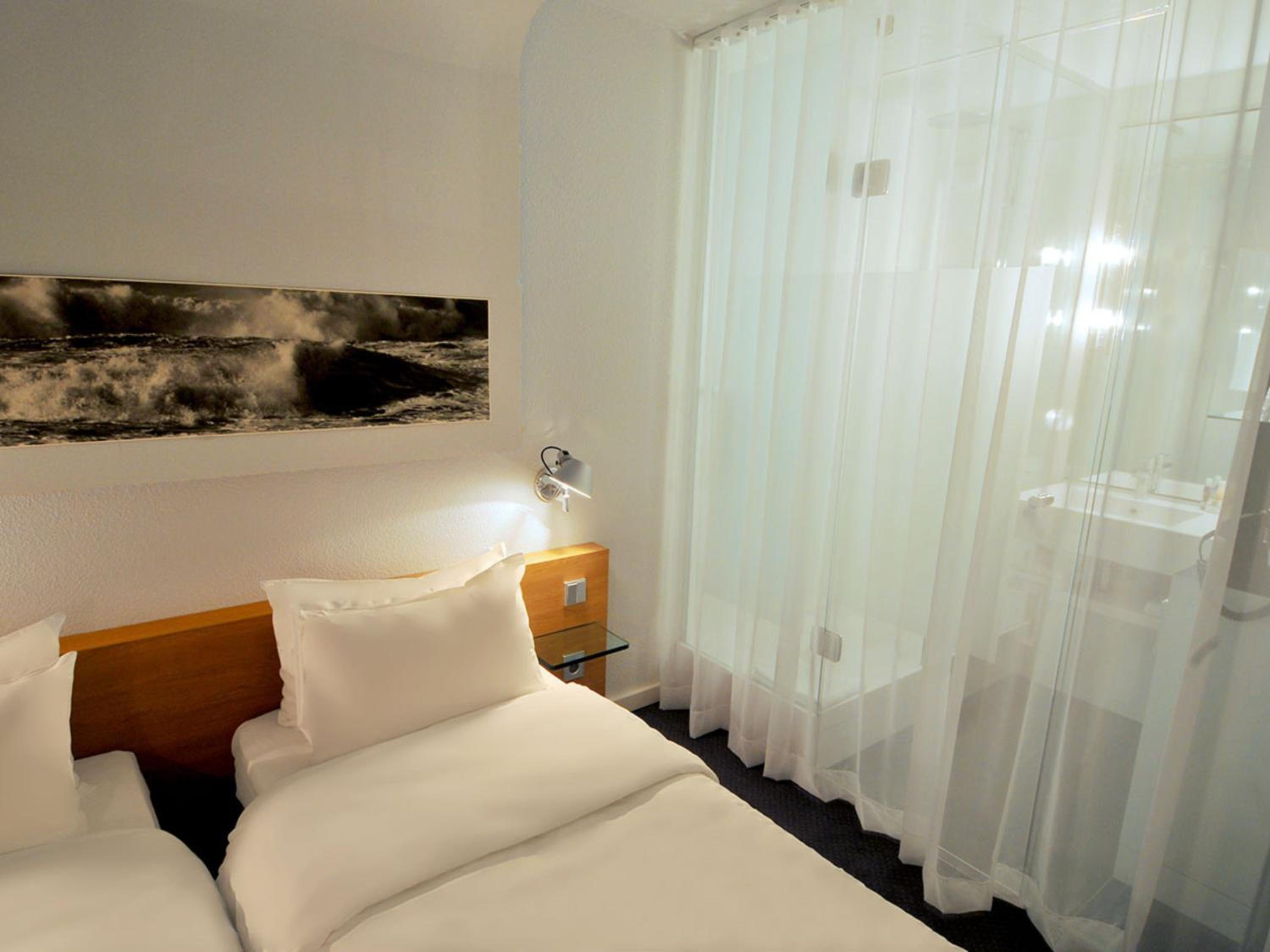 Classic Twin Room - Photo 4