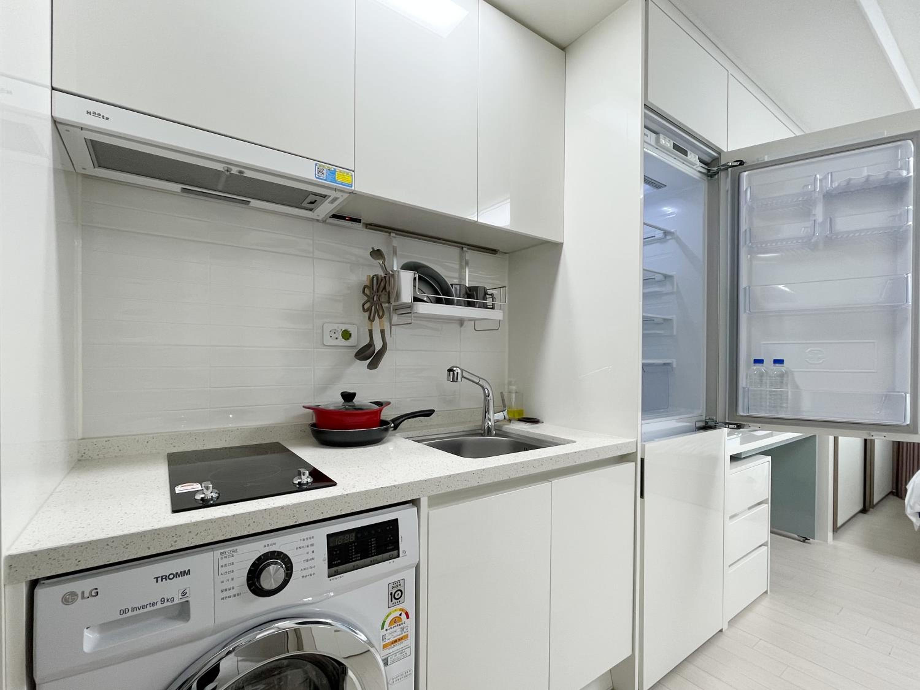 Standard Twin Room - Photo 4