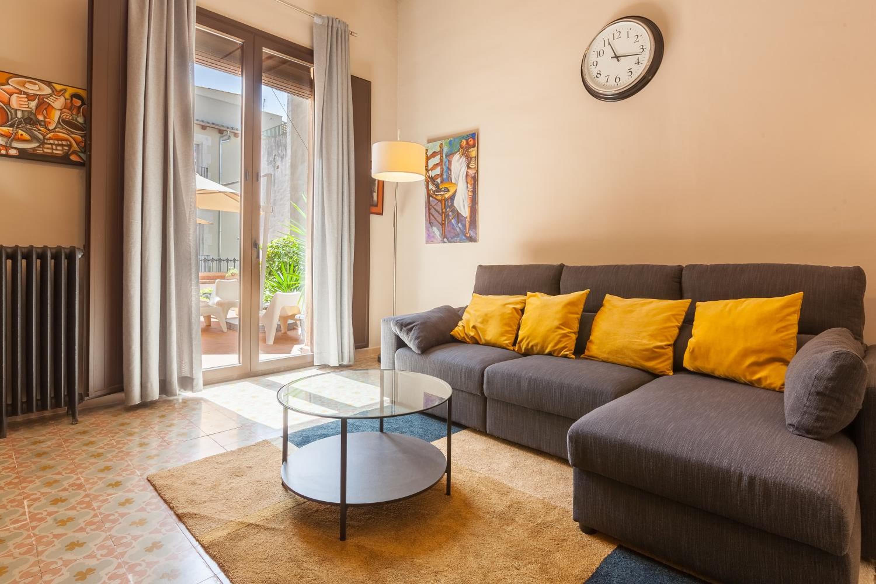 Apartamento de un dormitorio superior con balcón