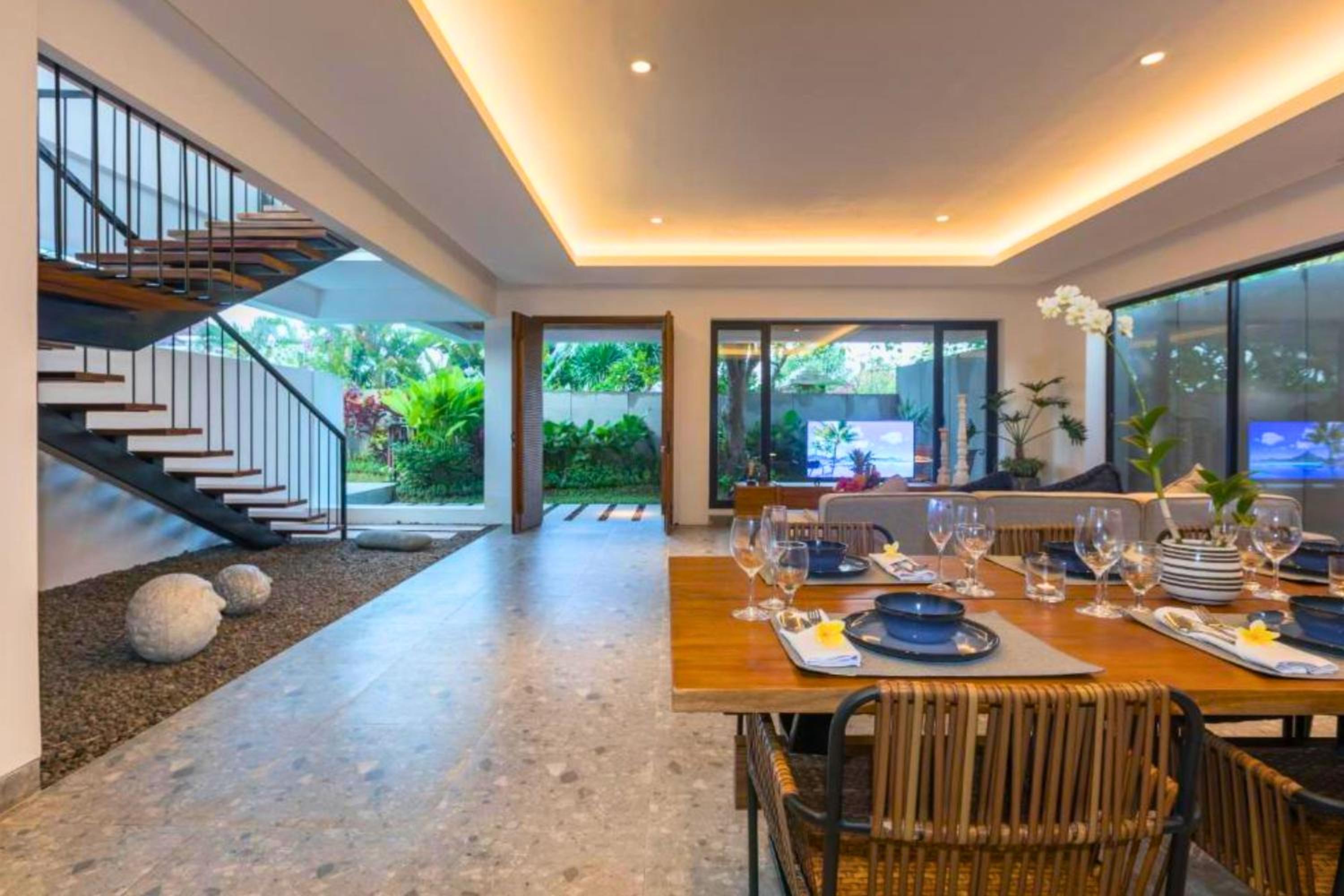 Villa photo 2