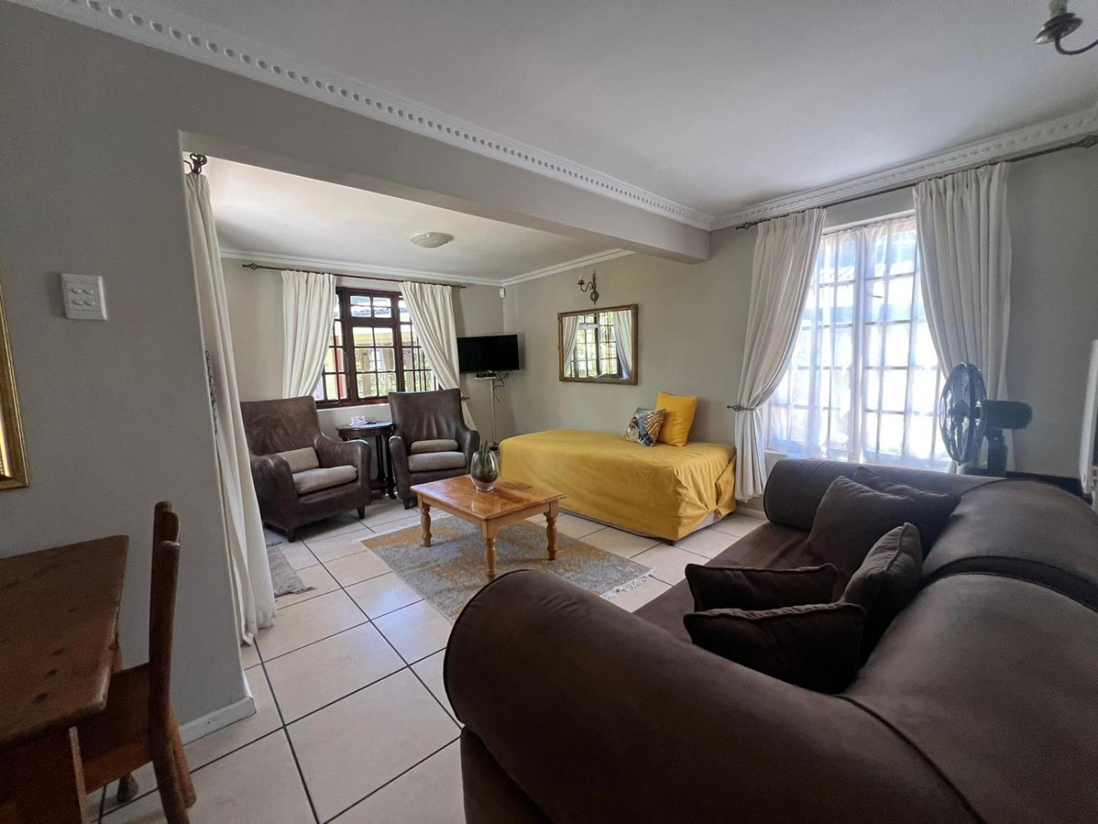 One-Bedroom Apartment - Photo 1