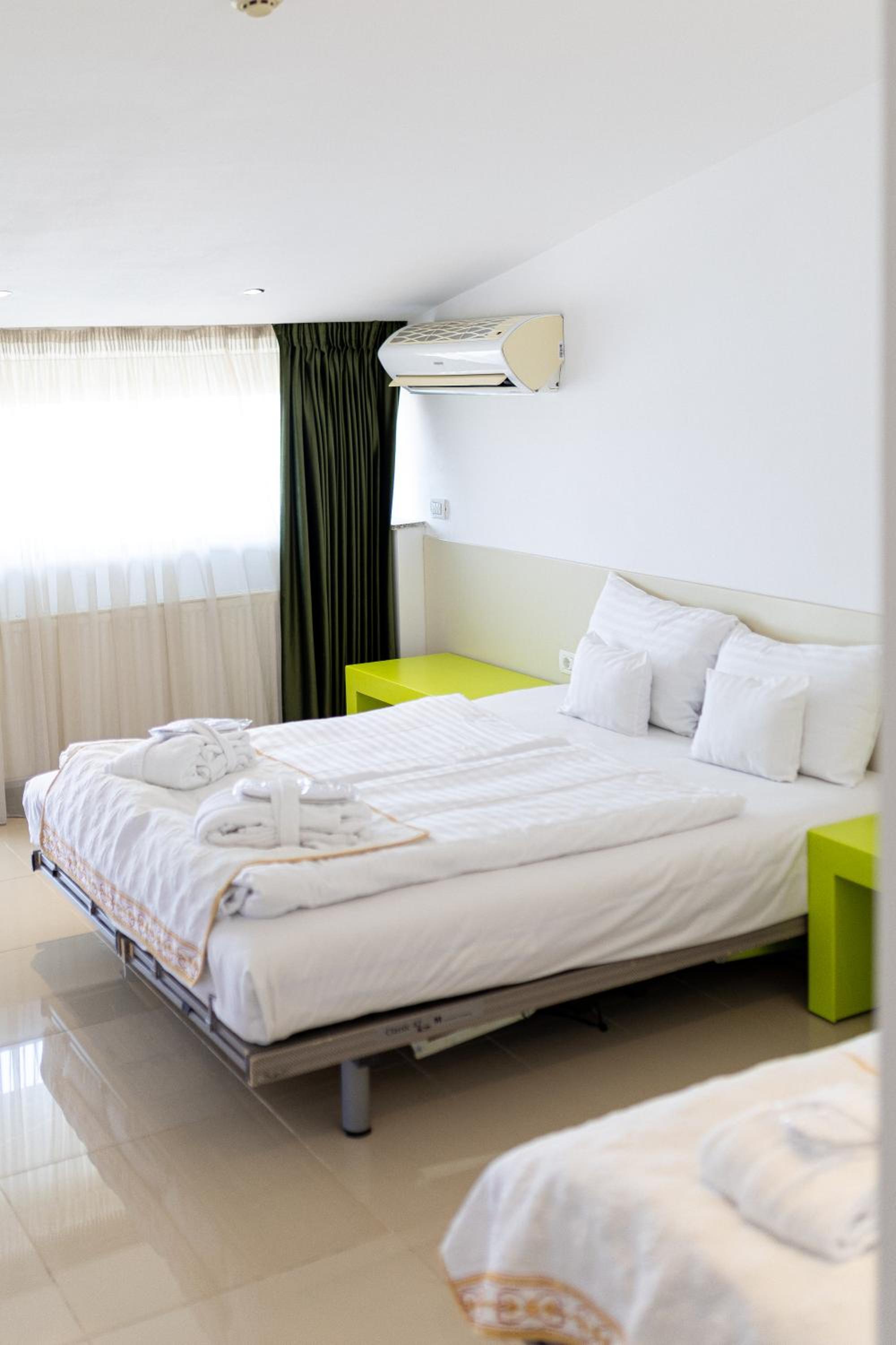 Budget Triple Room - Photo 3