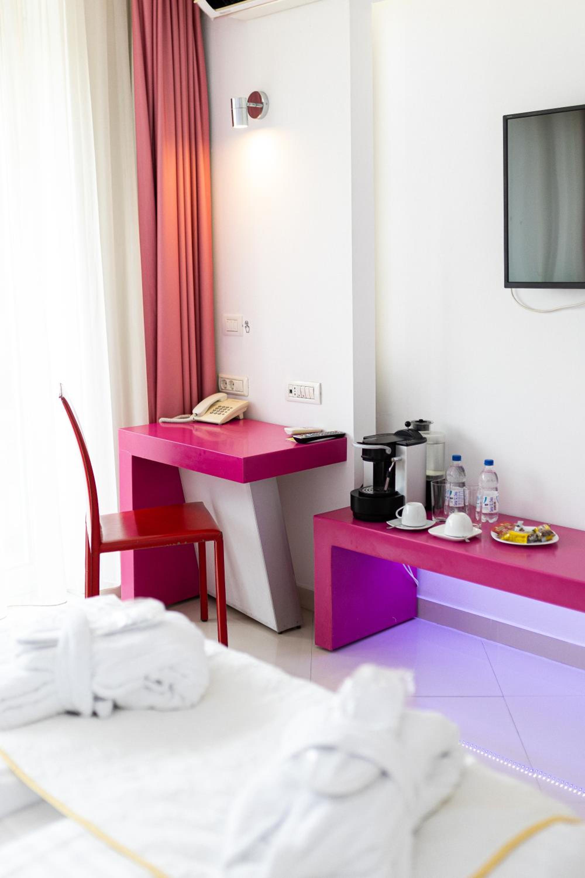 Standard Double or Twin Room - Photo 21