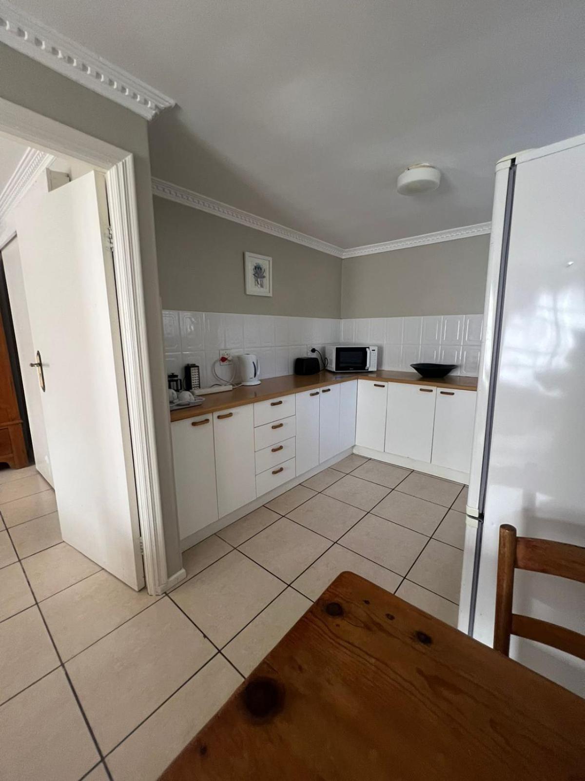 One-Bedroom Apartment - Photo 4