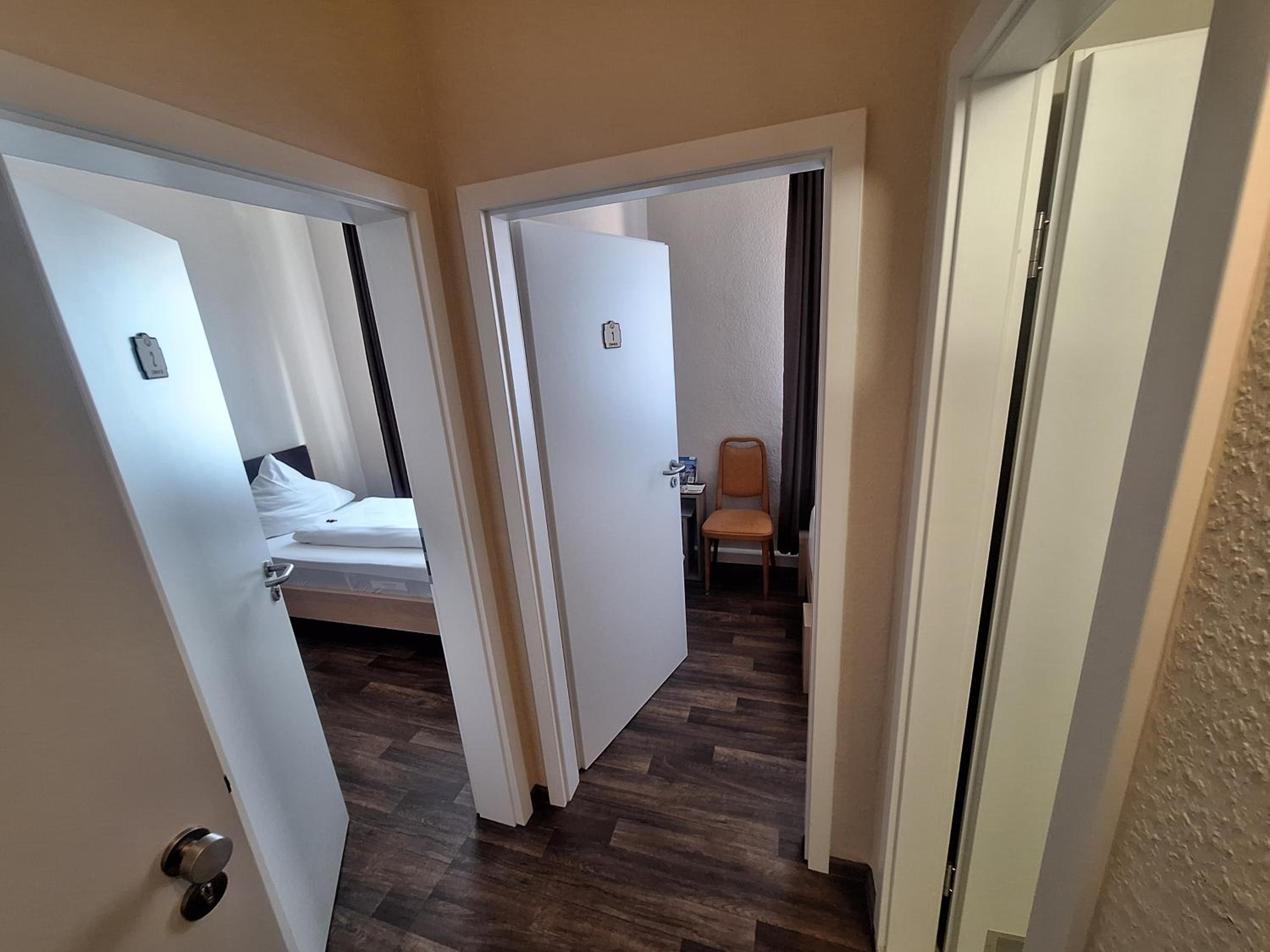 Standard Twin Room photo 2