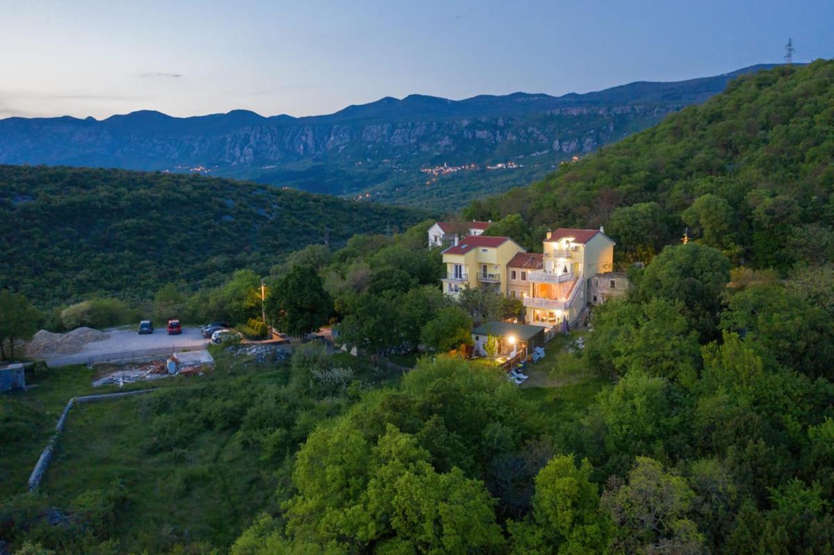 Villa - Photo 8