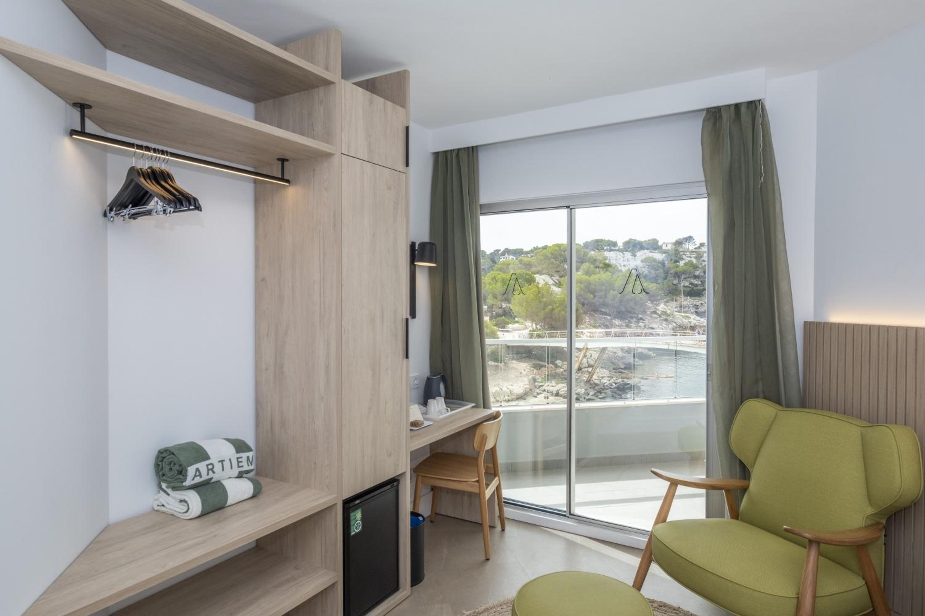 Habitación Doble o con Dos Camas con Terraza y Vista al Mar