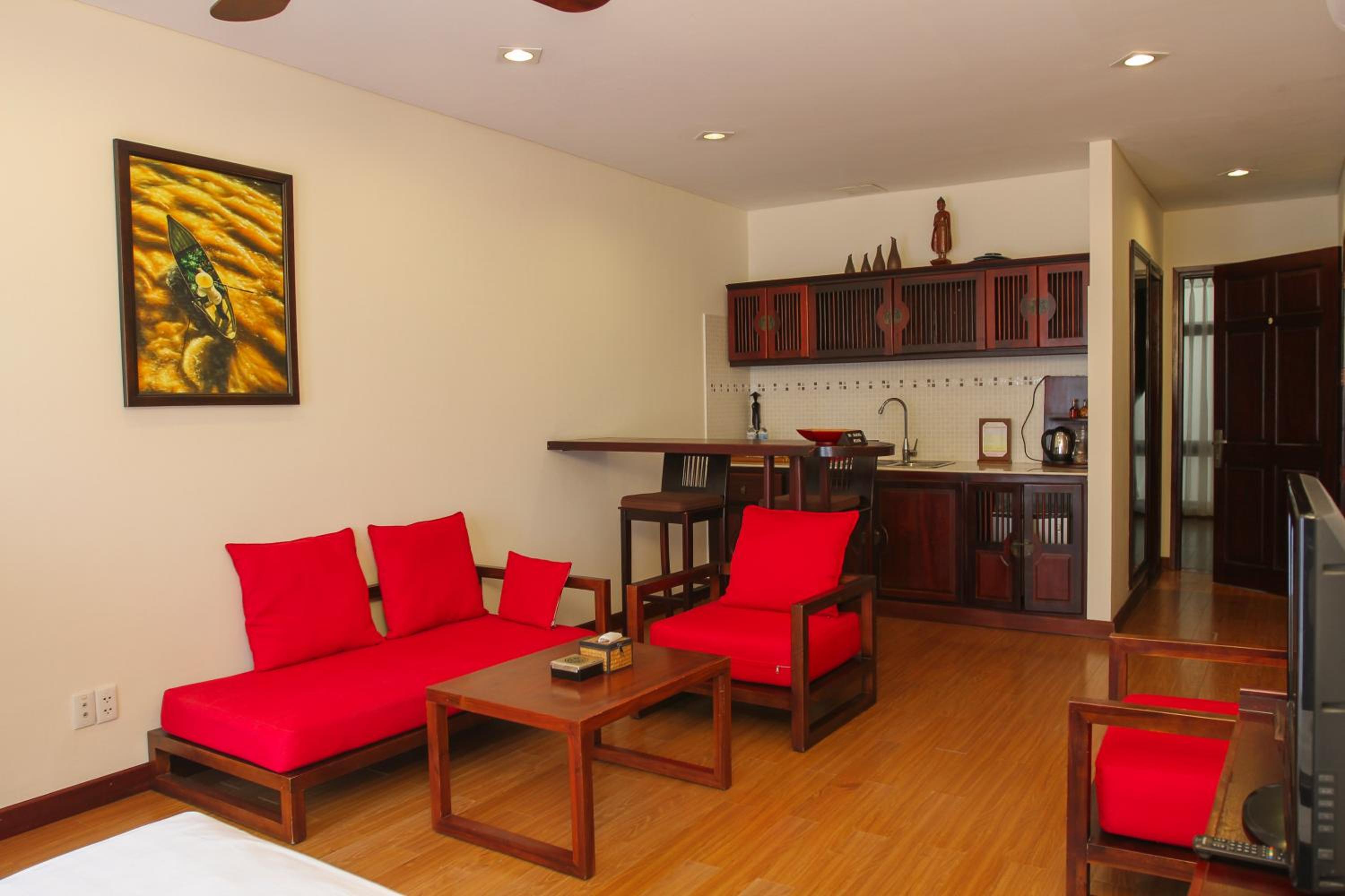 Main Suite - Photo 14