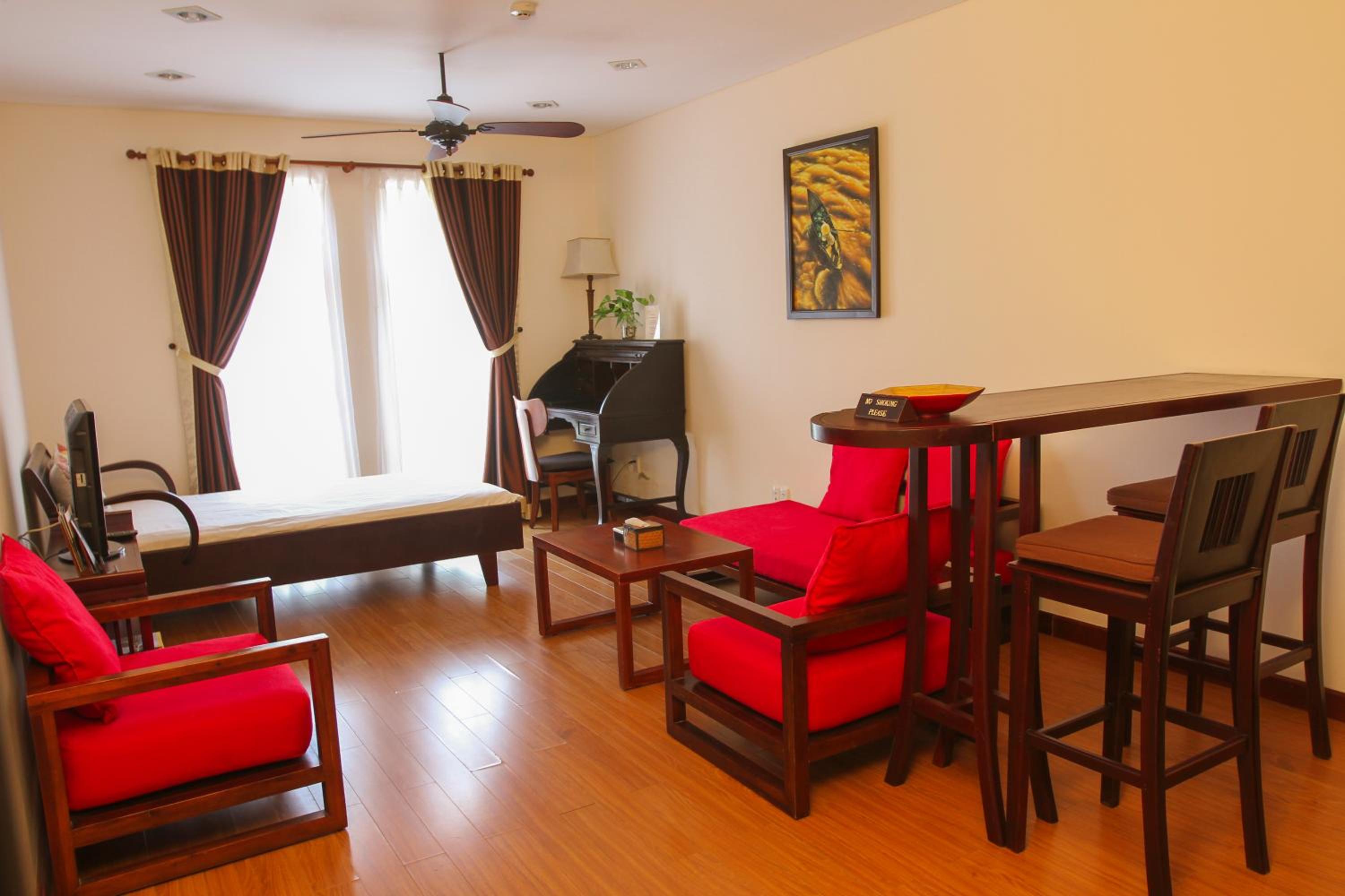 Main Suite - Photo 9