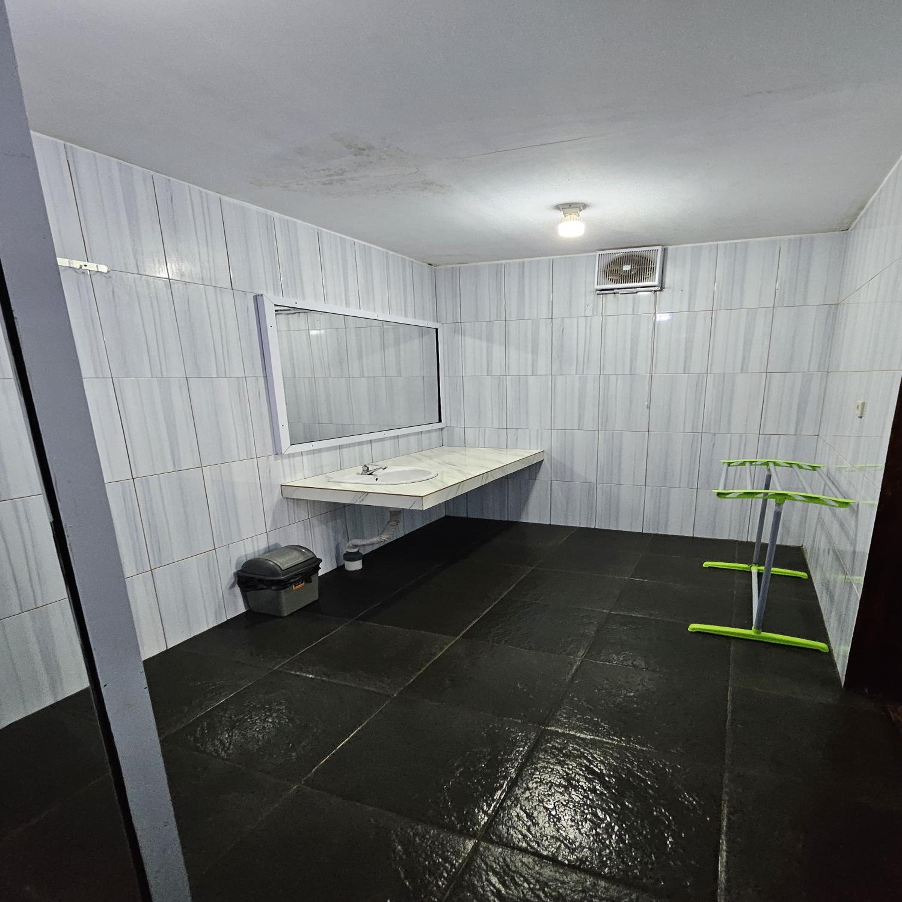 Family Room - Photo 6