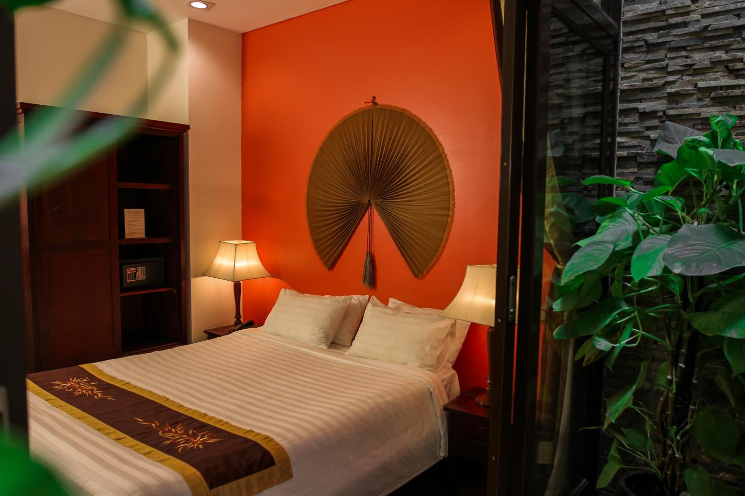 Main Suite - Photo 1