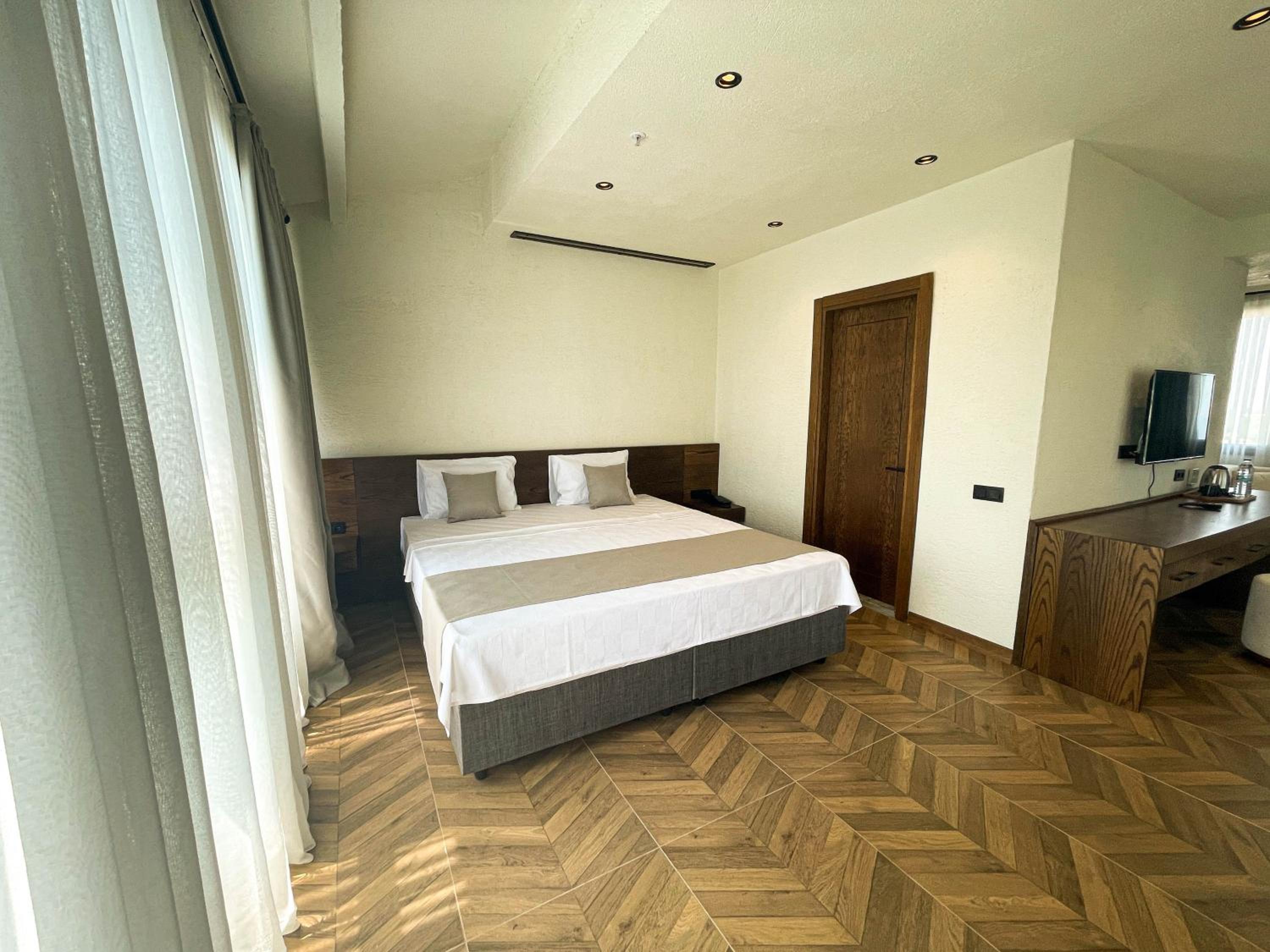 Queen Room with Sea View