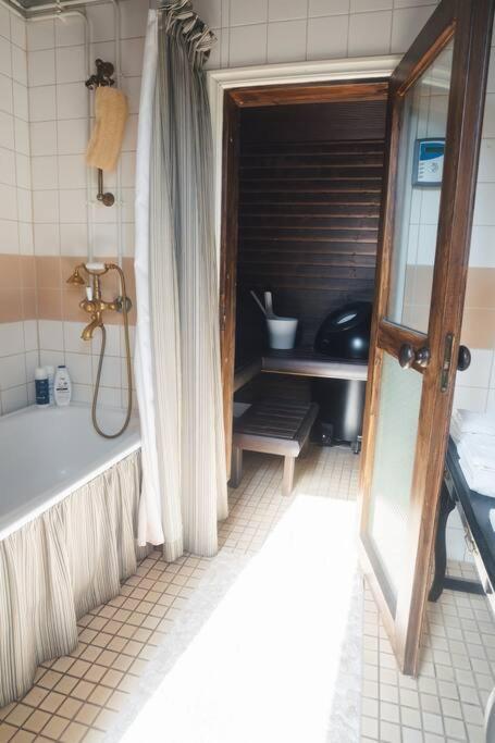 One-Bedroom House photo 2