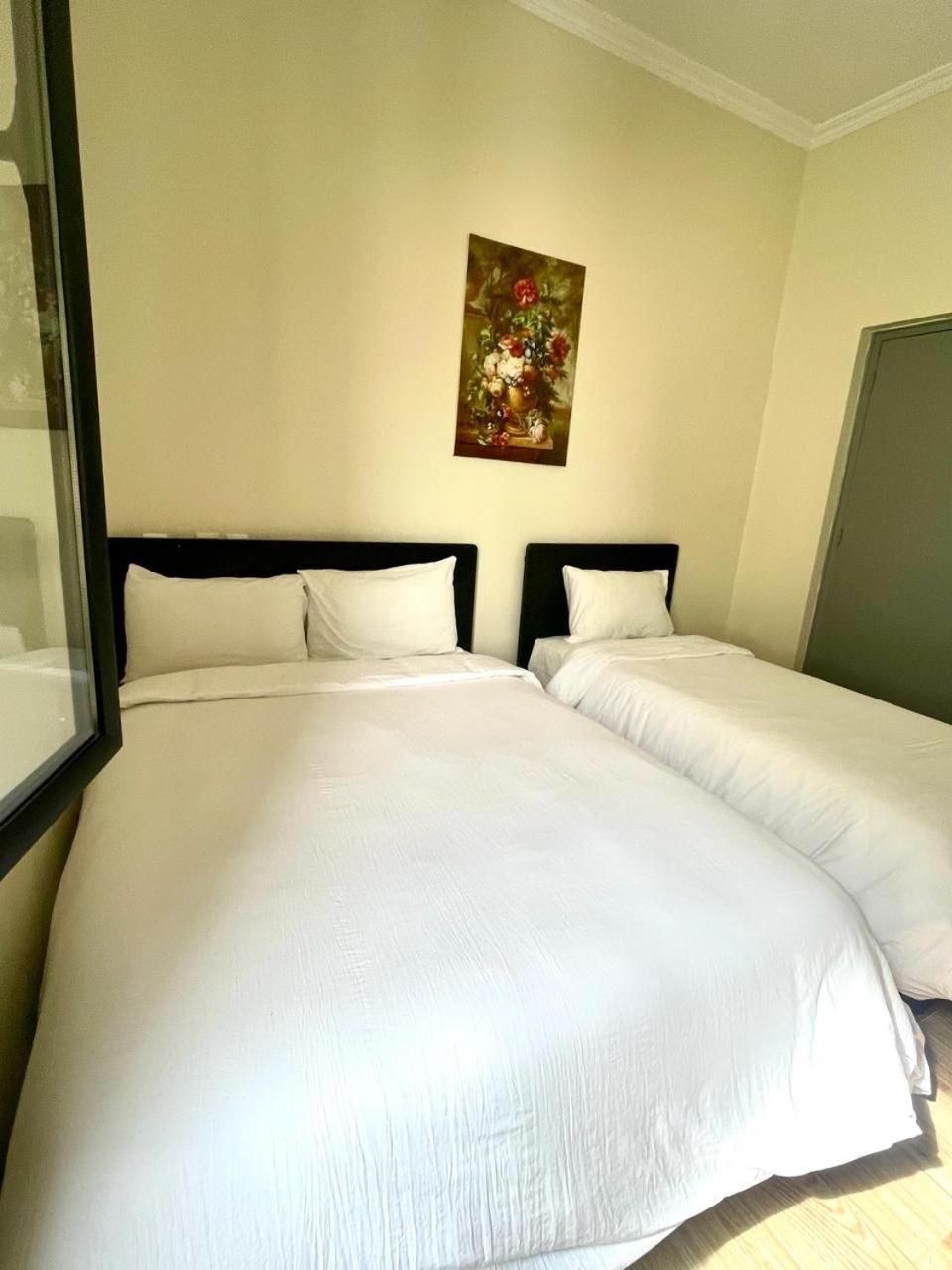 Economy Triple Room