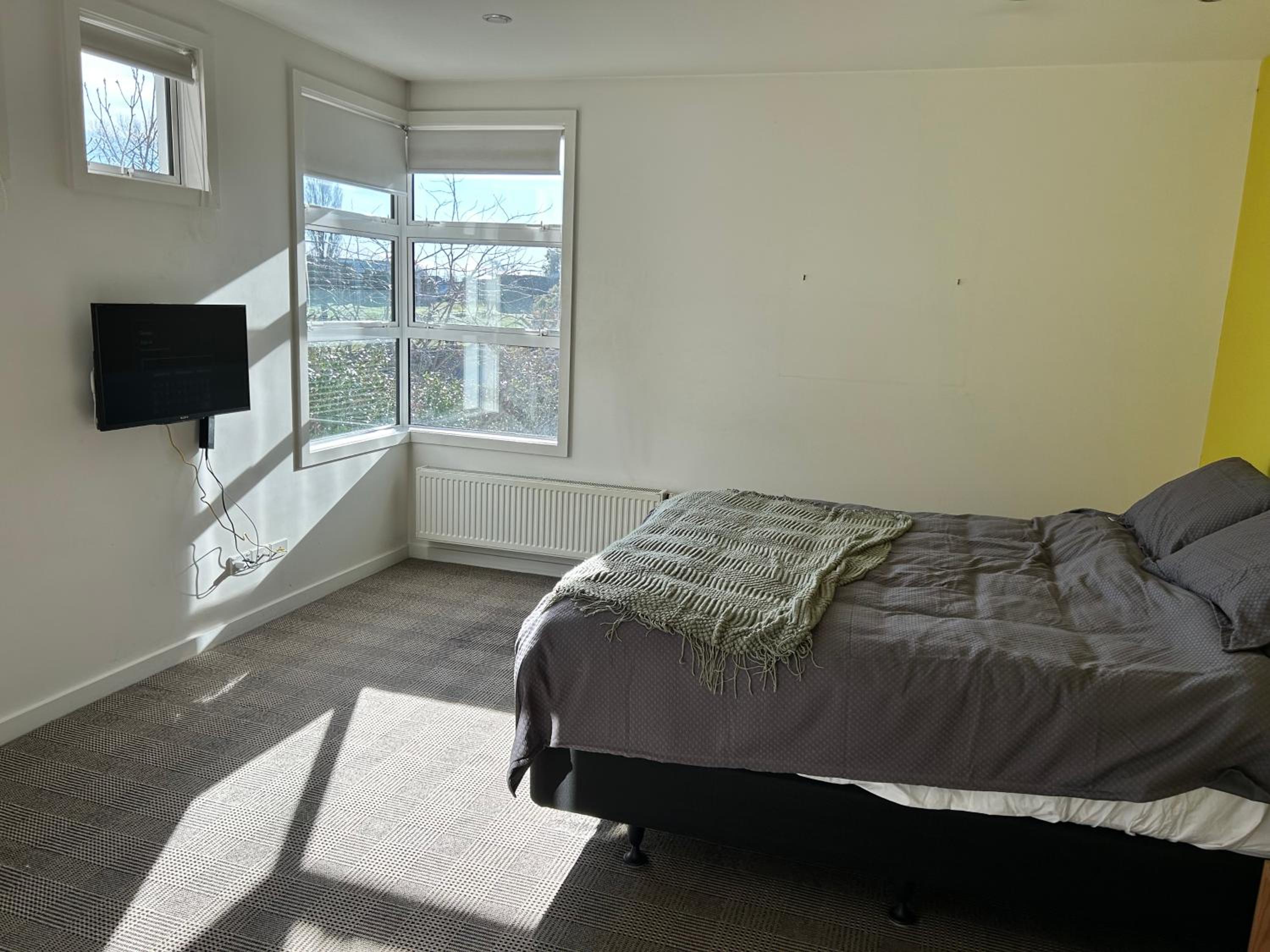 Four-Bedroom House photo 2