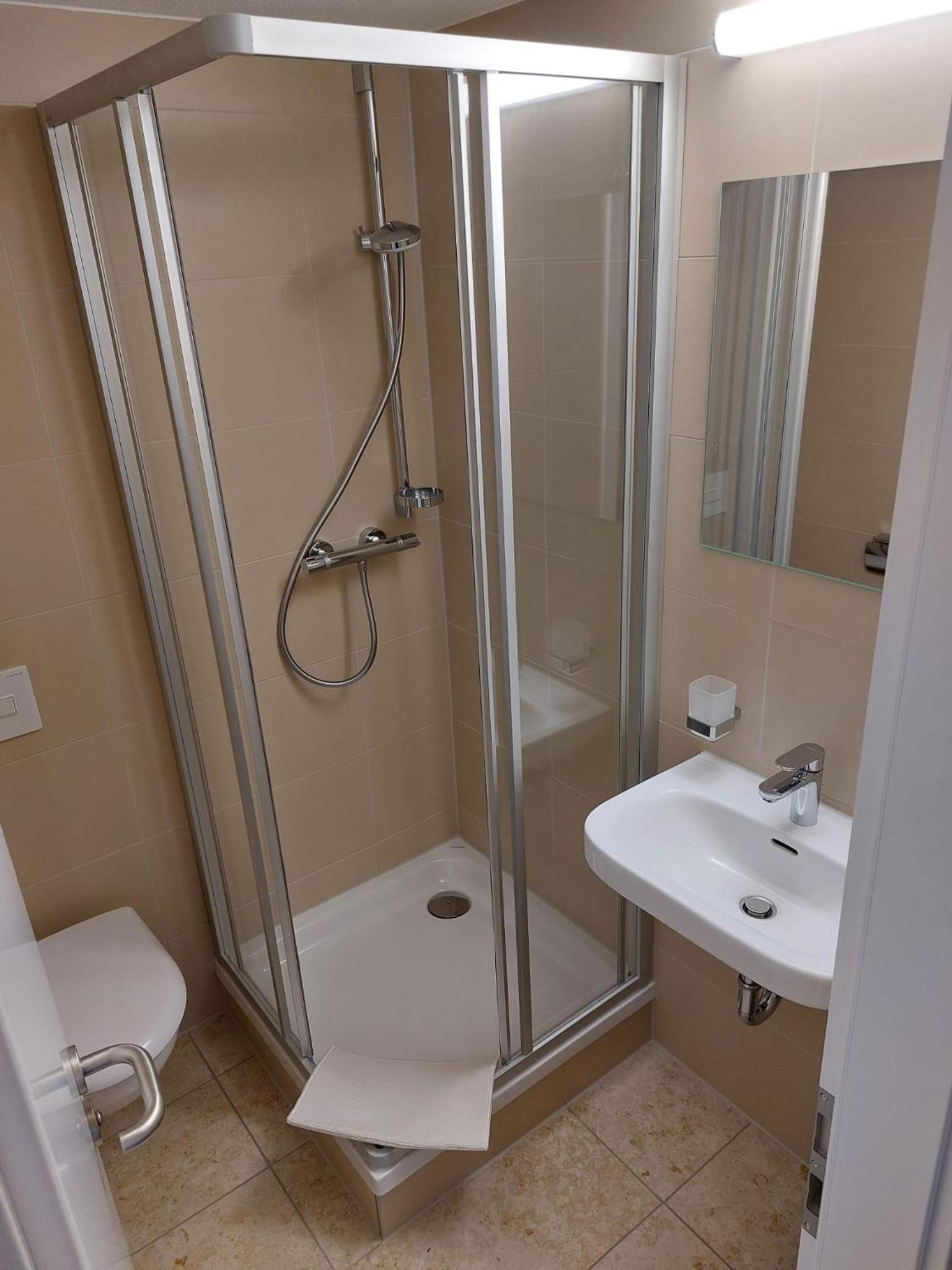 Standard Twin Room photo 3
