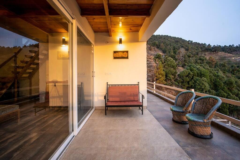 Three-Bedroom House photo 3