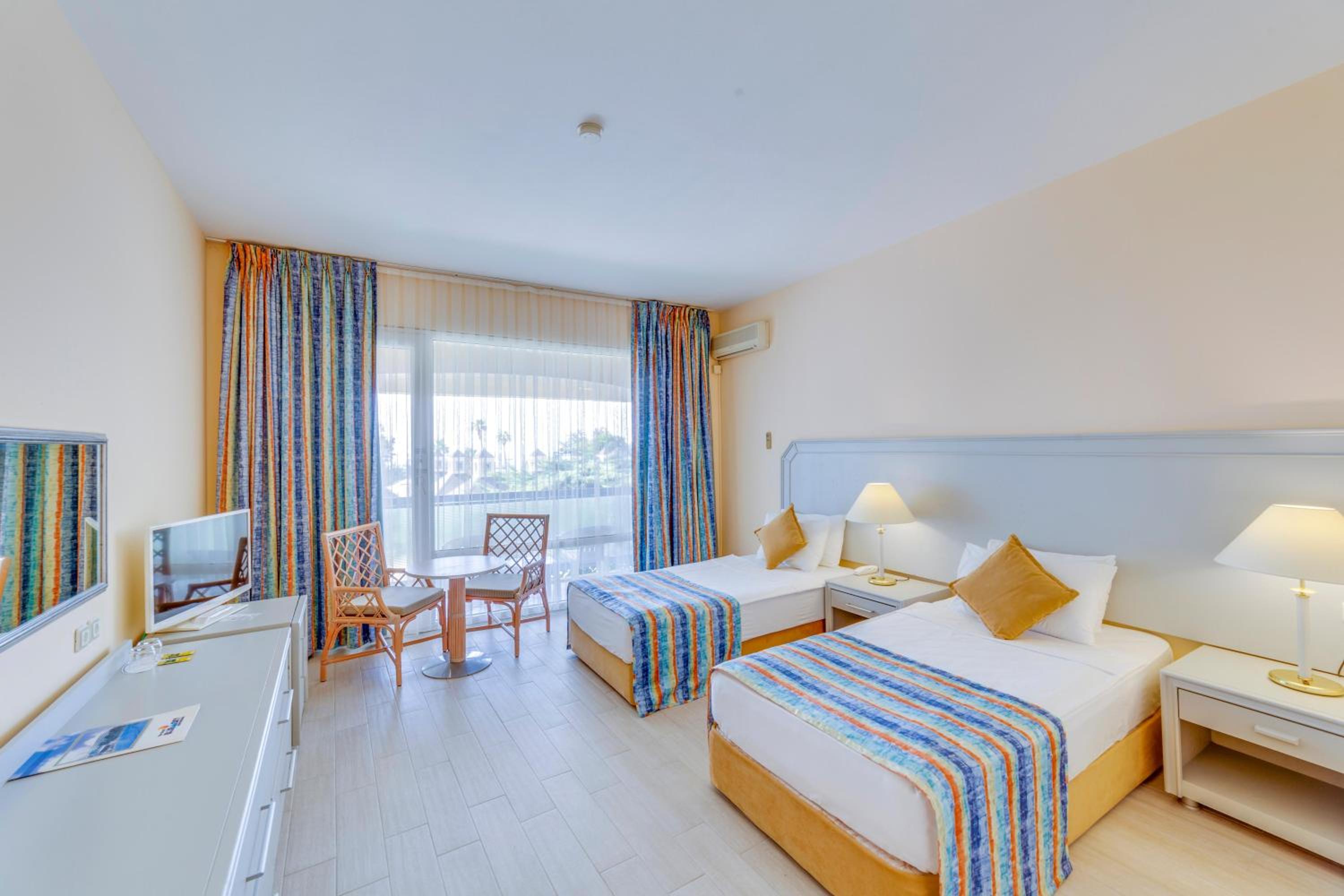 Double or Twin Room with Sea View