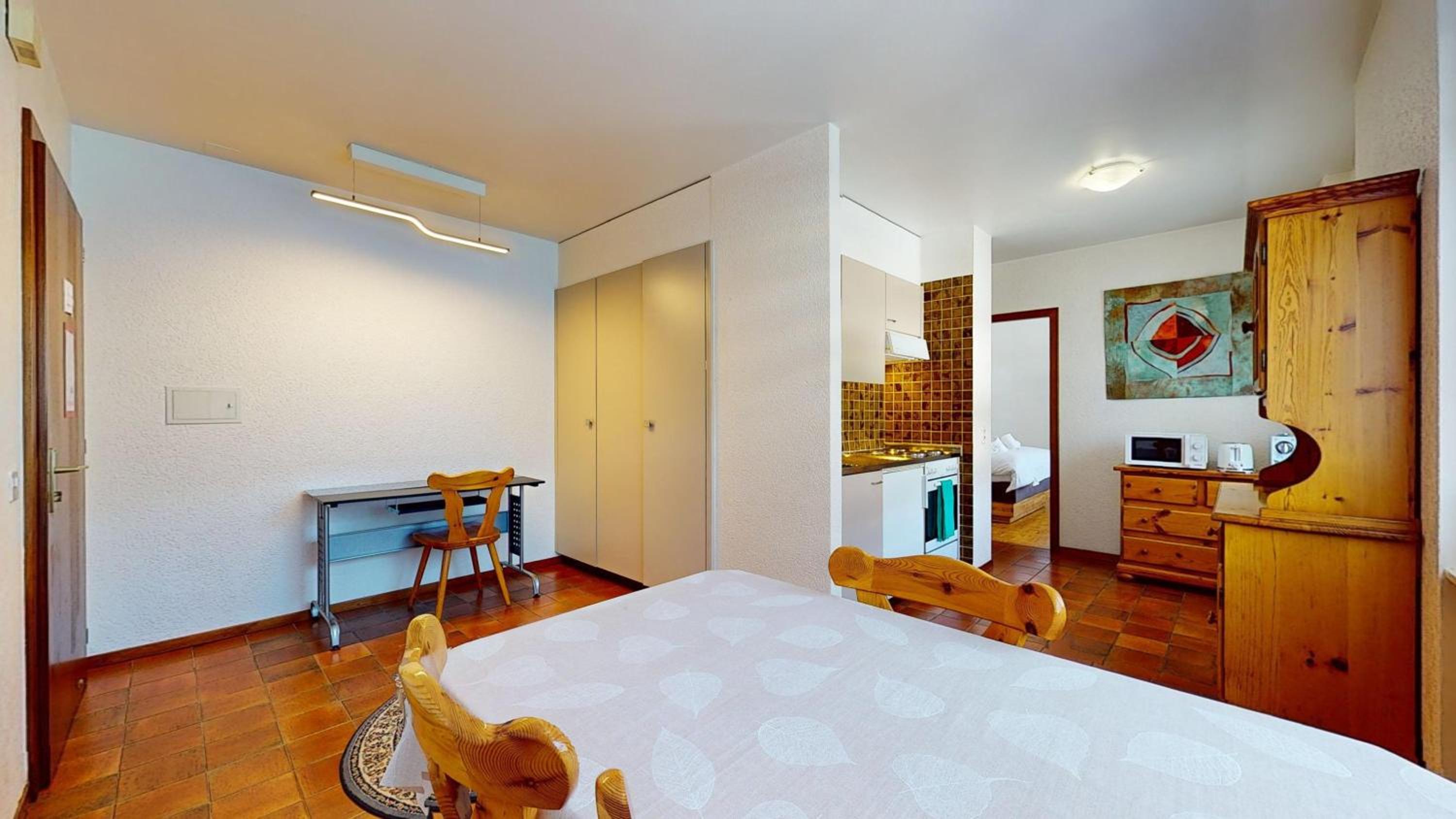 One-Bedroom Apartment photo 2