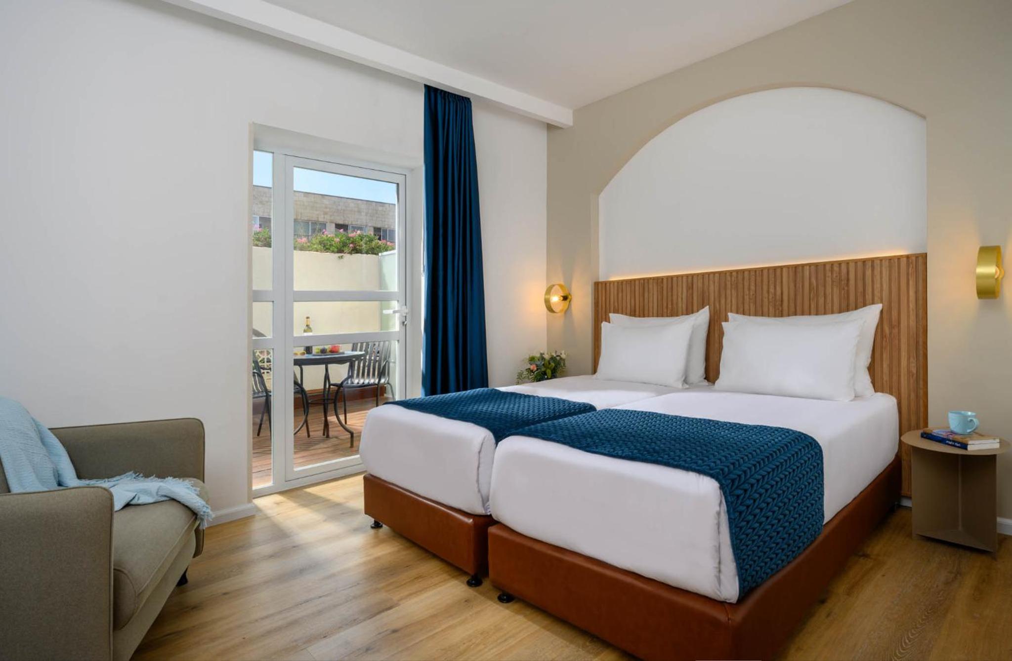 Deluxe Twin Room with Balcony photo 1
