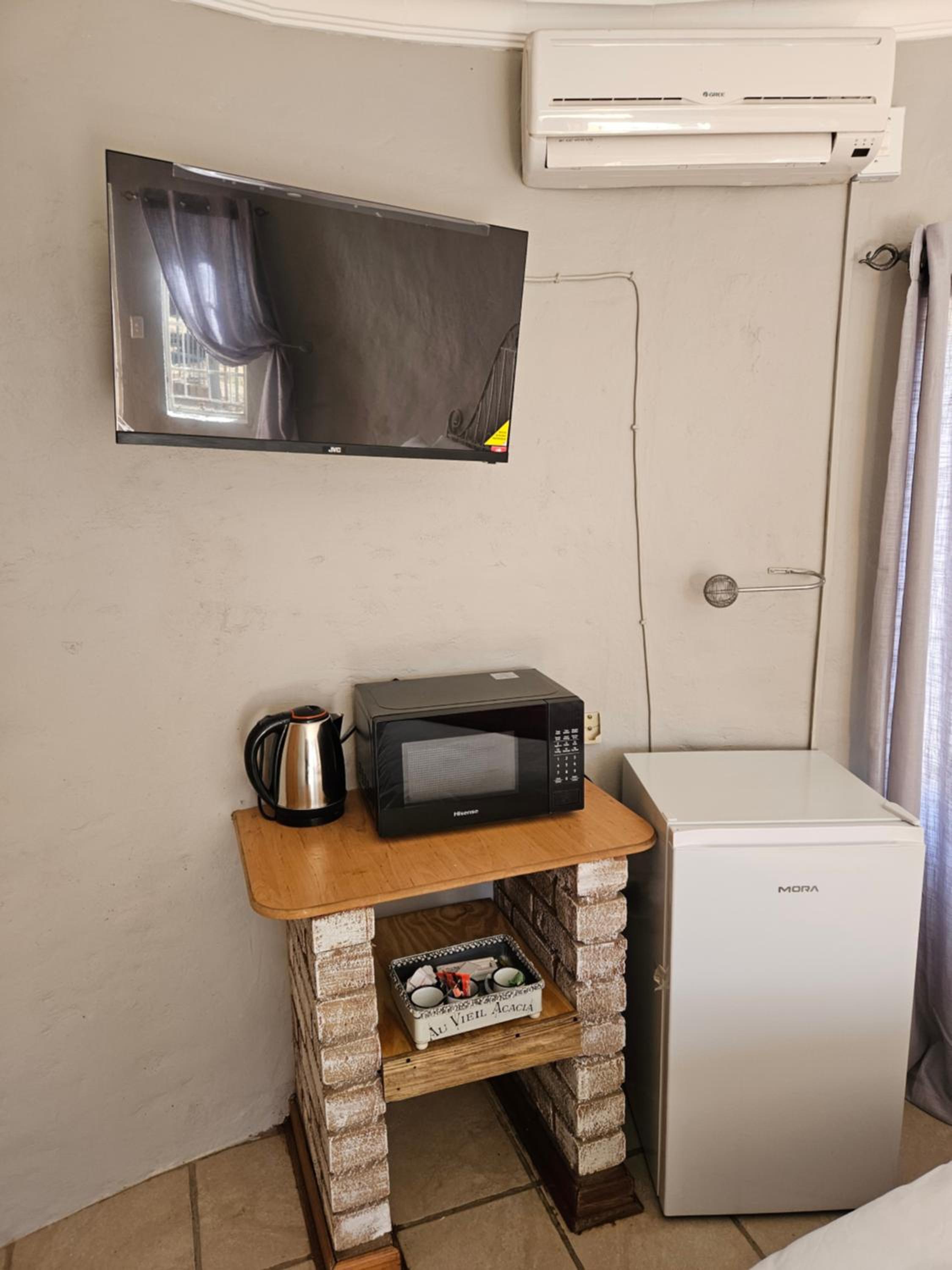 Standard Twin Room with Garden View photo 1