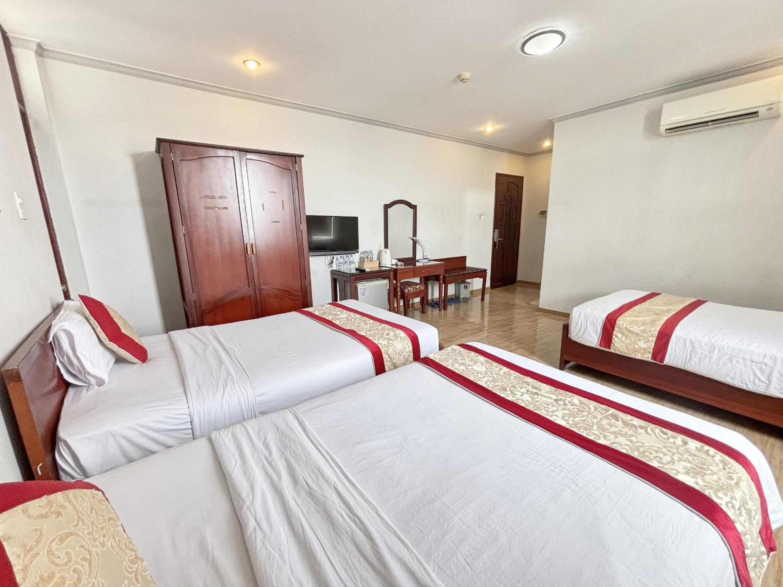 Deluxe Triple Room photo 3