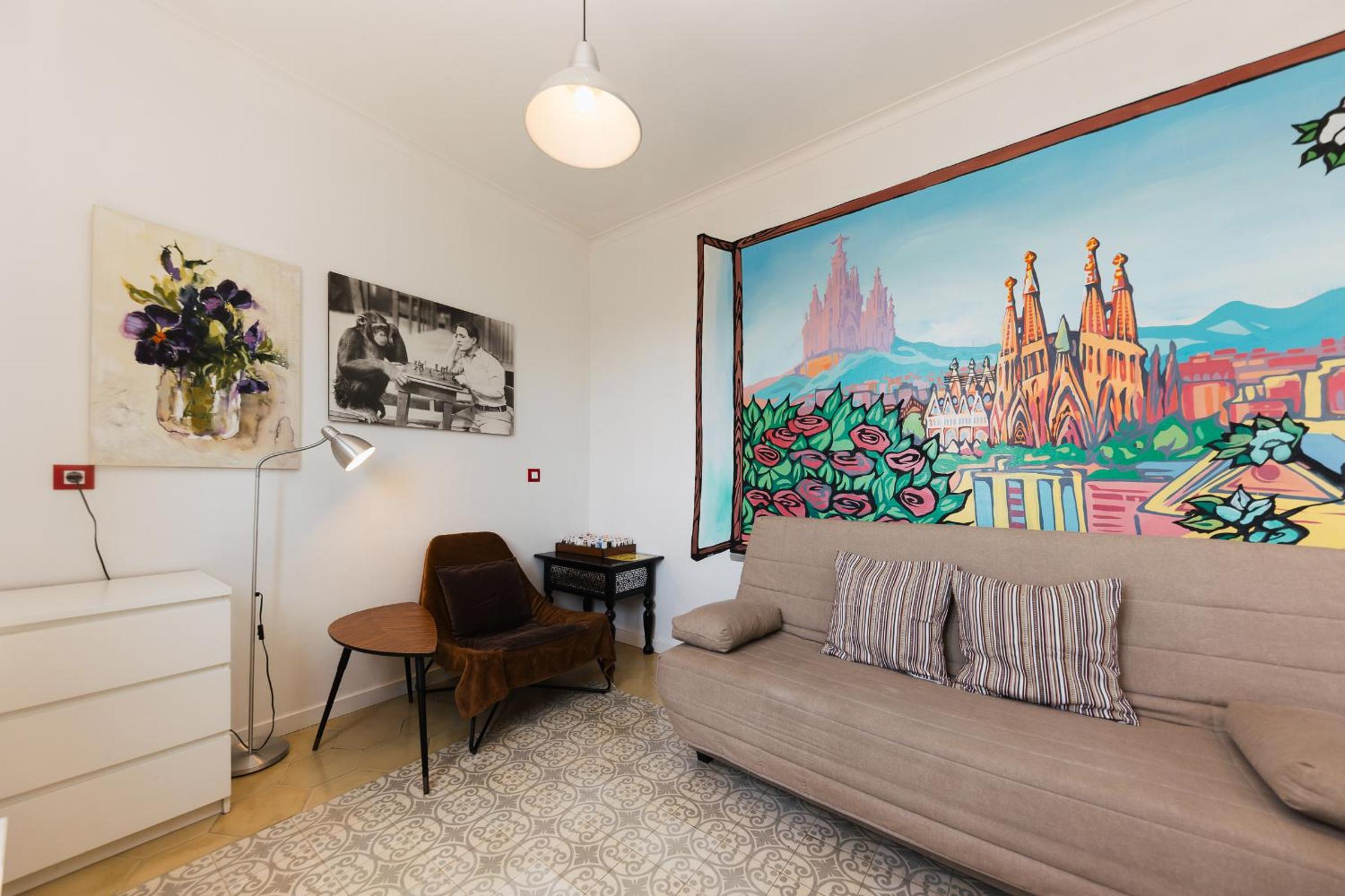 One-Bedroom Apartment photo 2